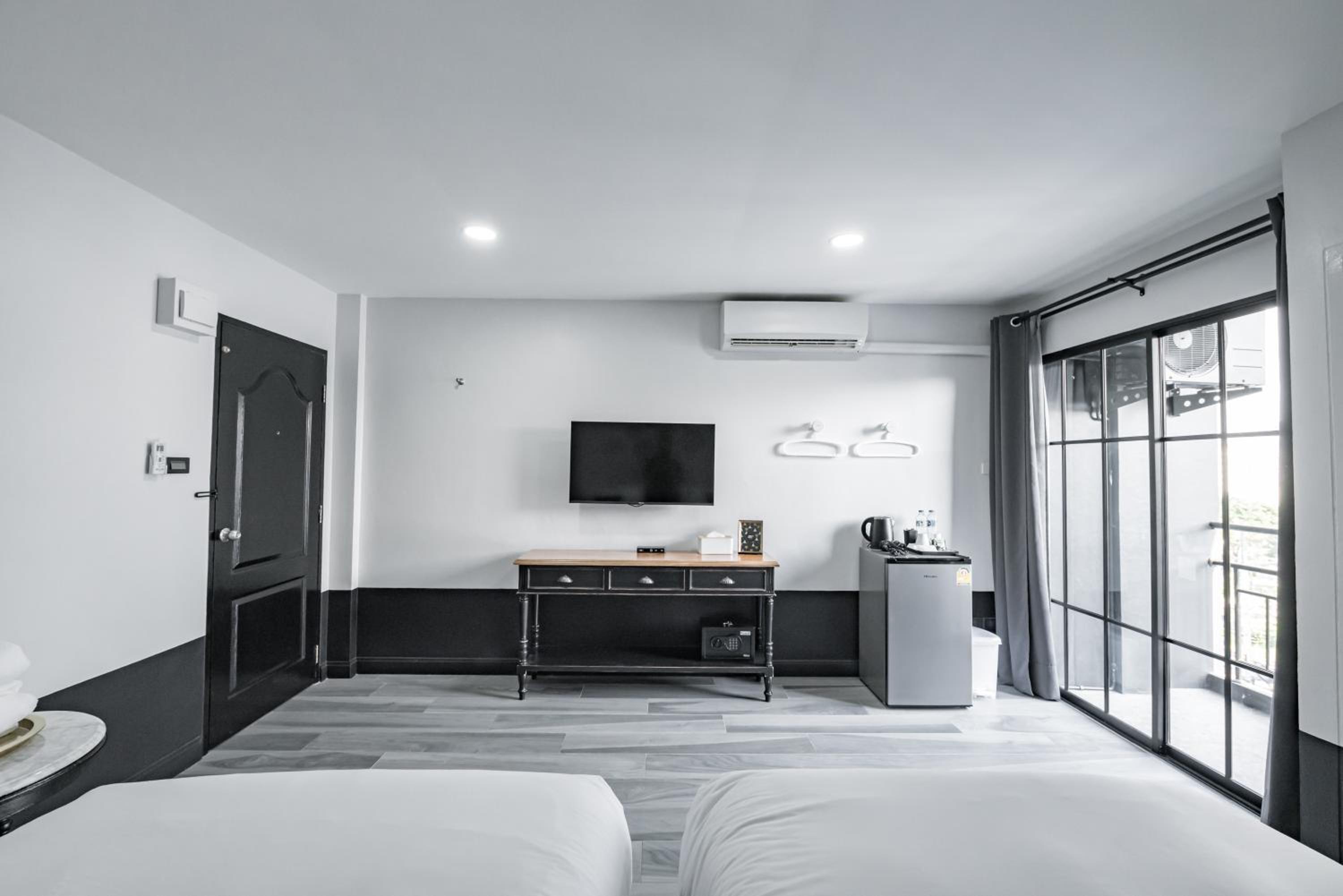 Superior Twin Room - Photo 8