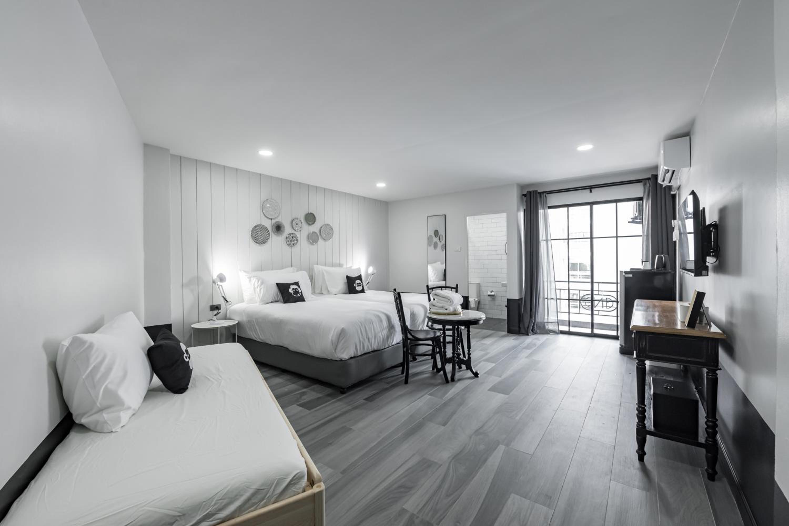 Deluxe Twin Room - Photo 8