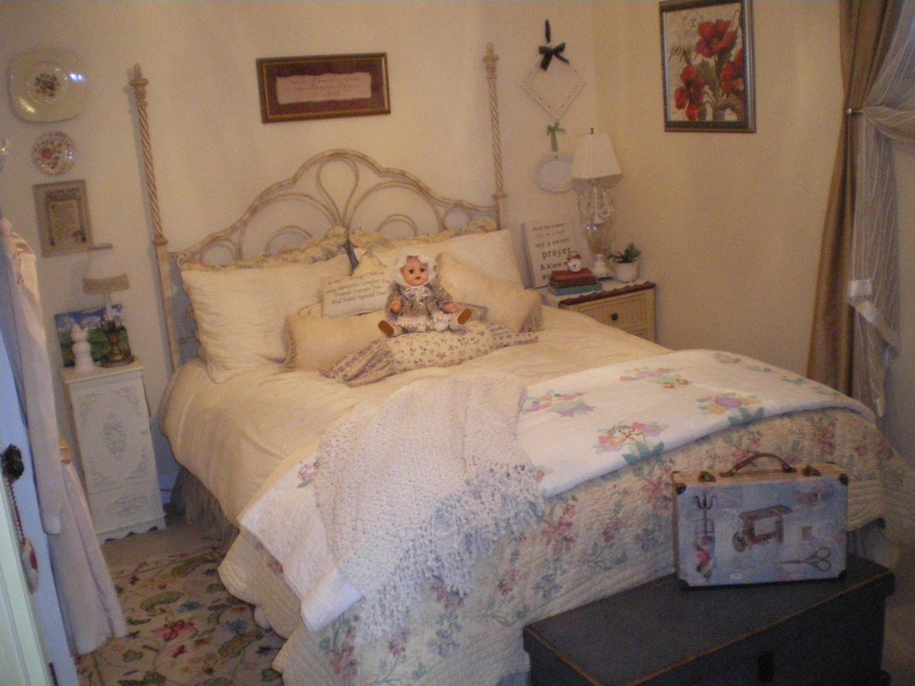 Deluxe Queen Suite photo 1
