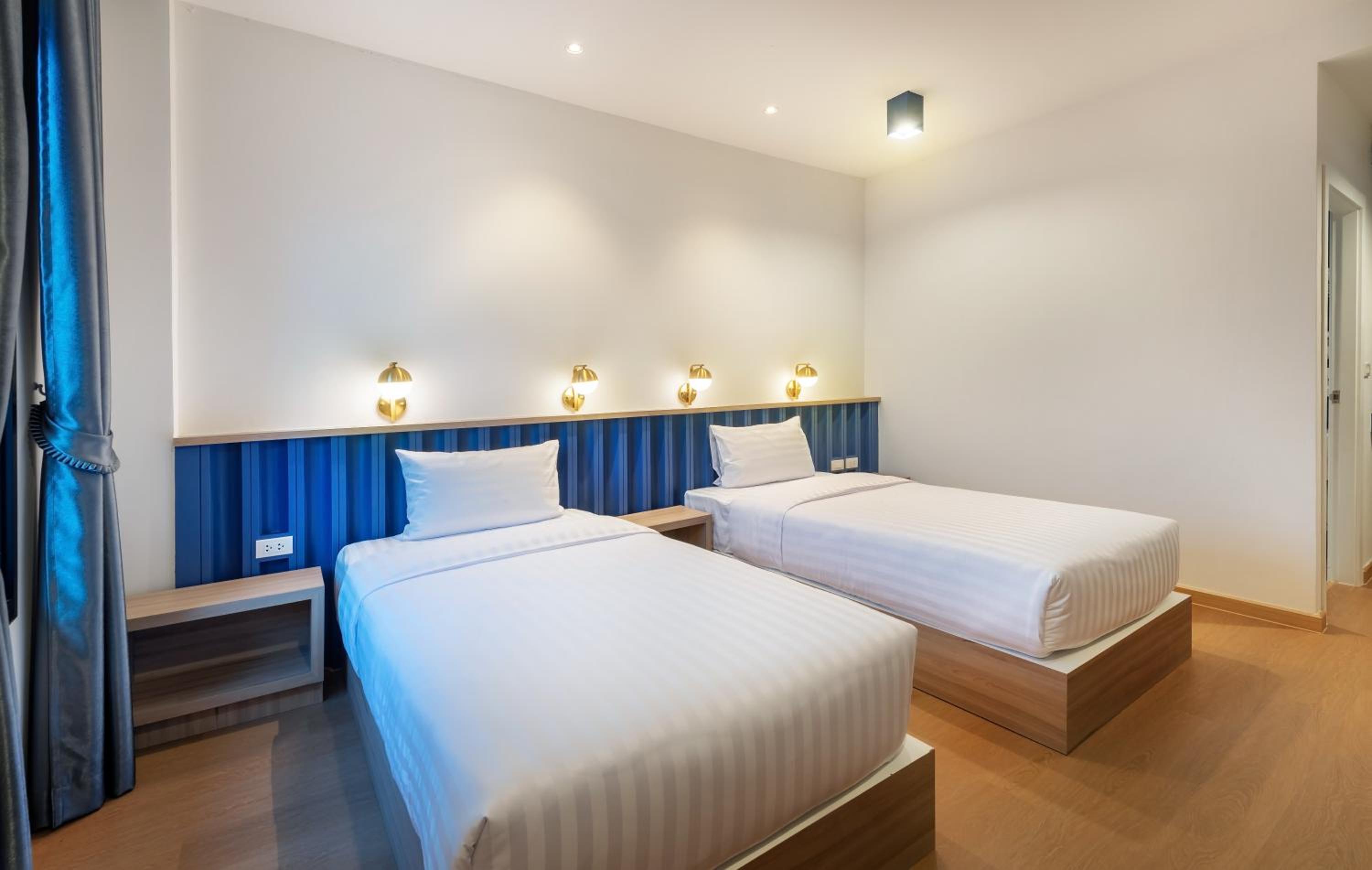 Deluxe Twin Room - Photo 8