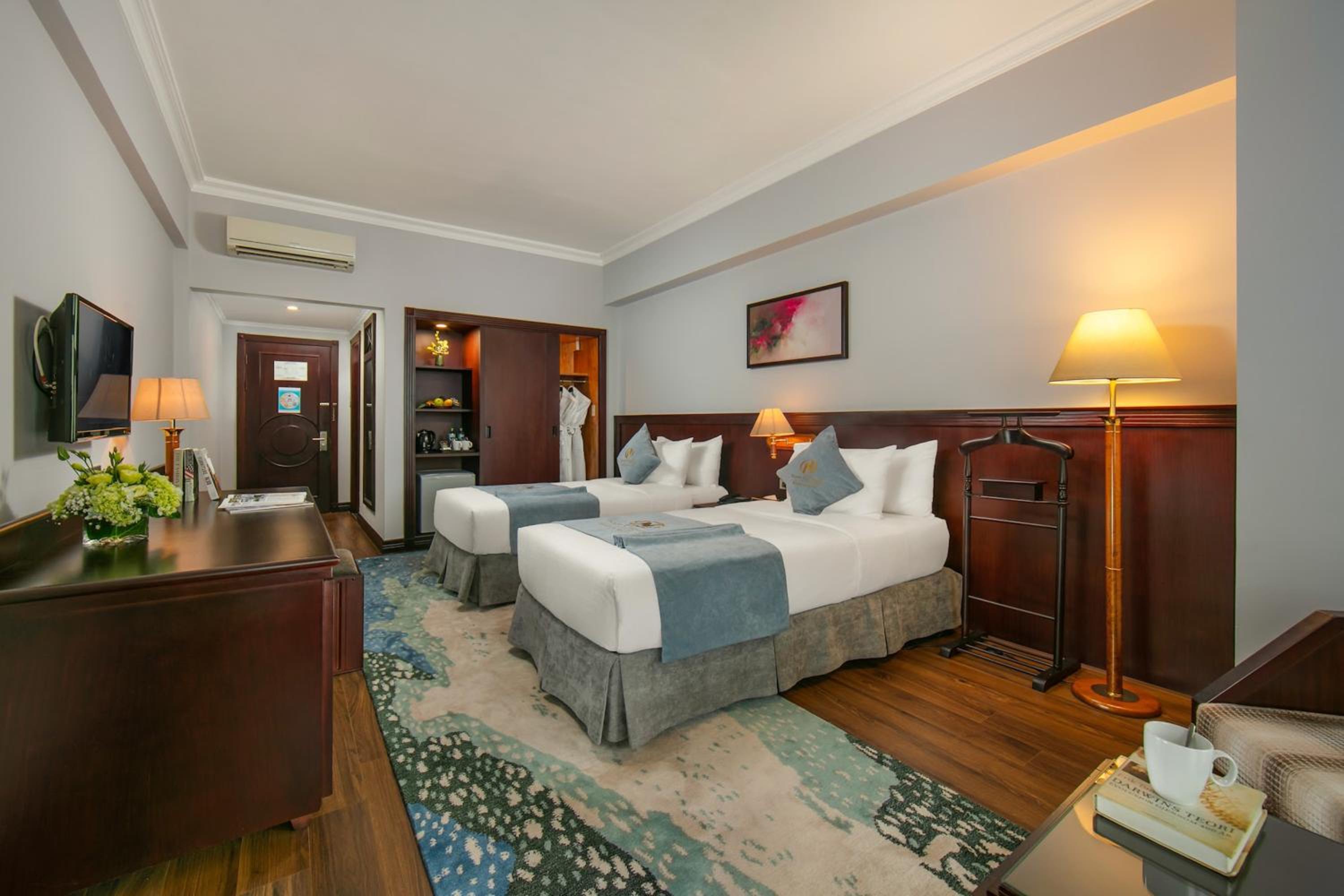 Deluxe Double or Twin Room - Photo 6