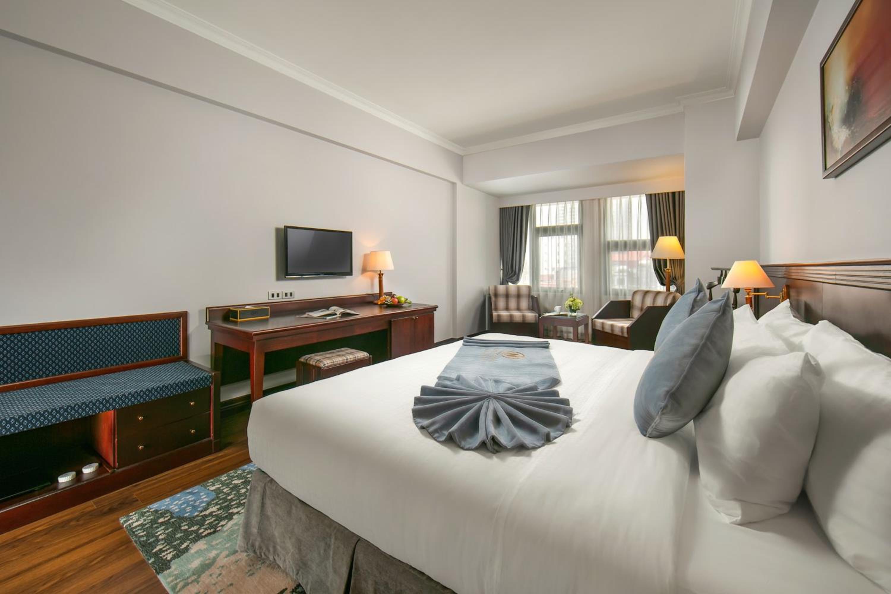 Deluxe Double or Twin Room - Photo 8