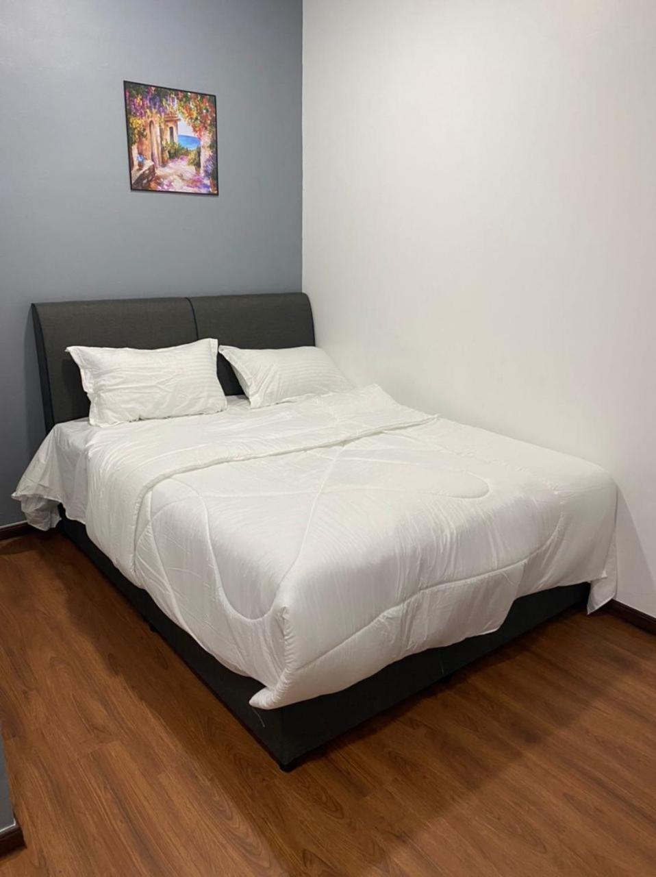 Double Room with Private Bathroom - Photo 4