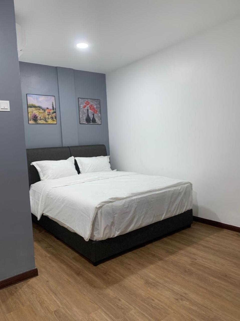 Double Room with Private Bathroom - Photo 8