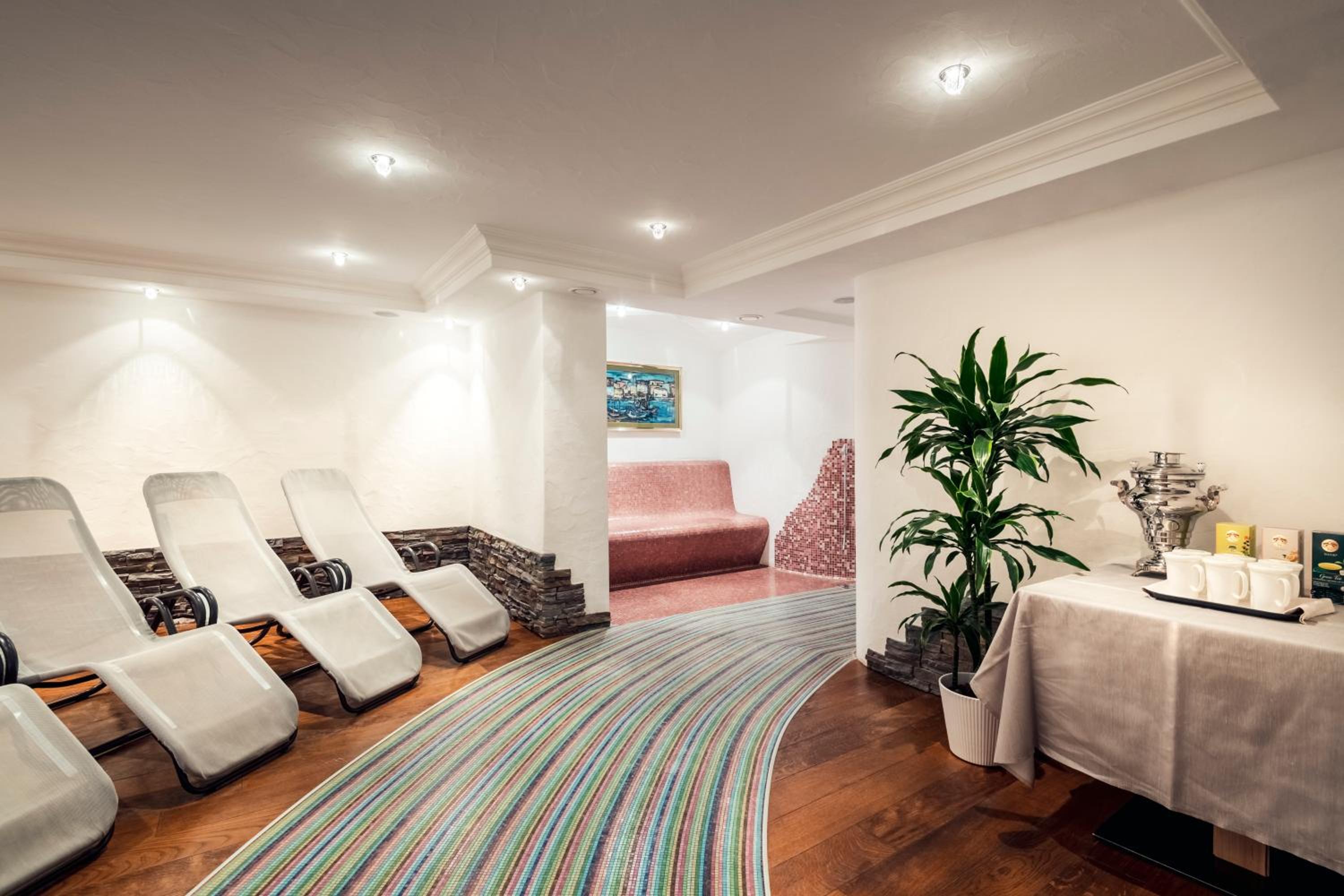 Deluxe Double or Twin Room with Balcony - Photo 19