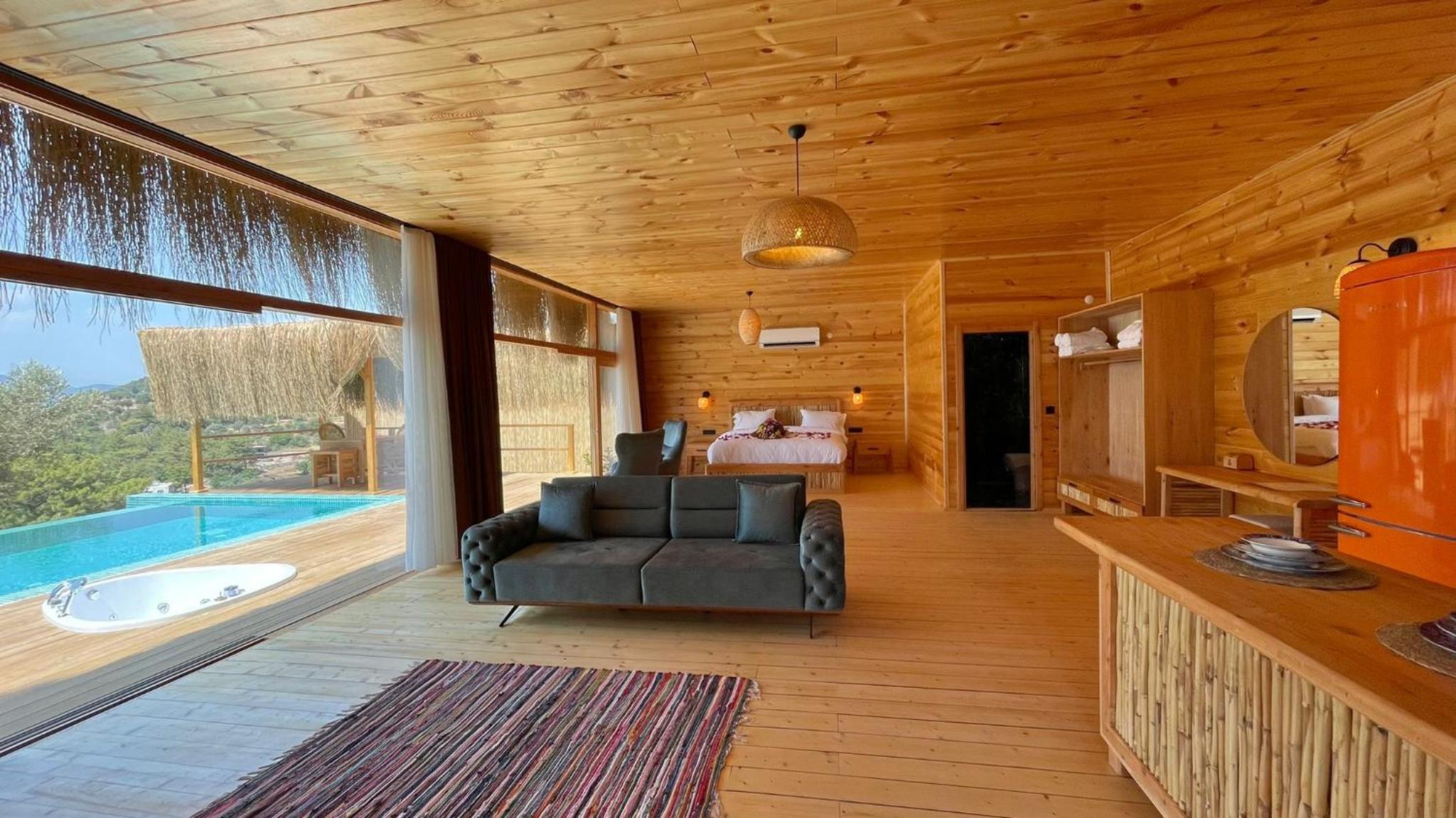 Suite with Spa Bath photo 2