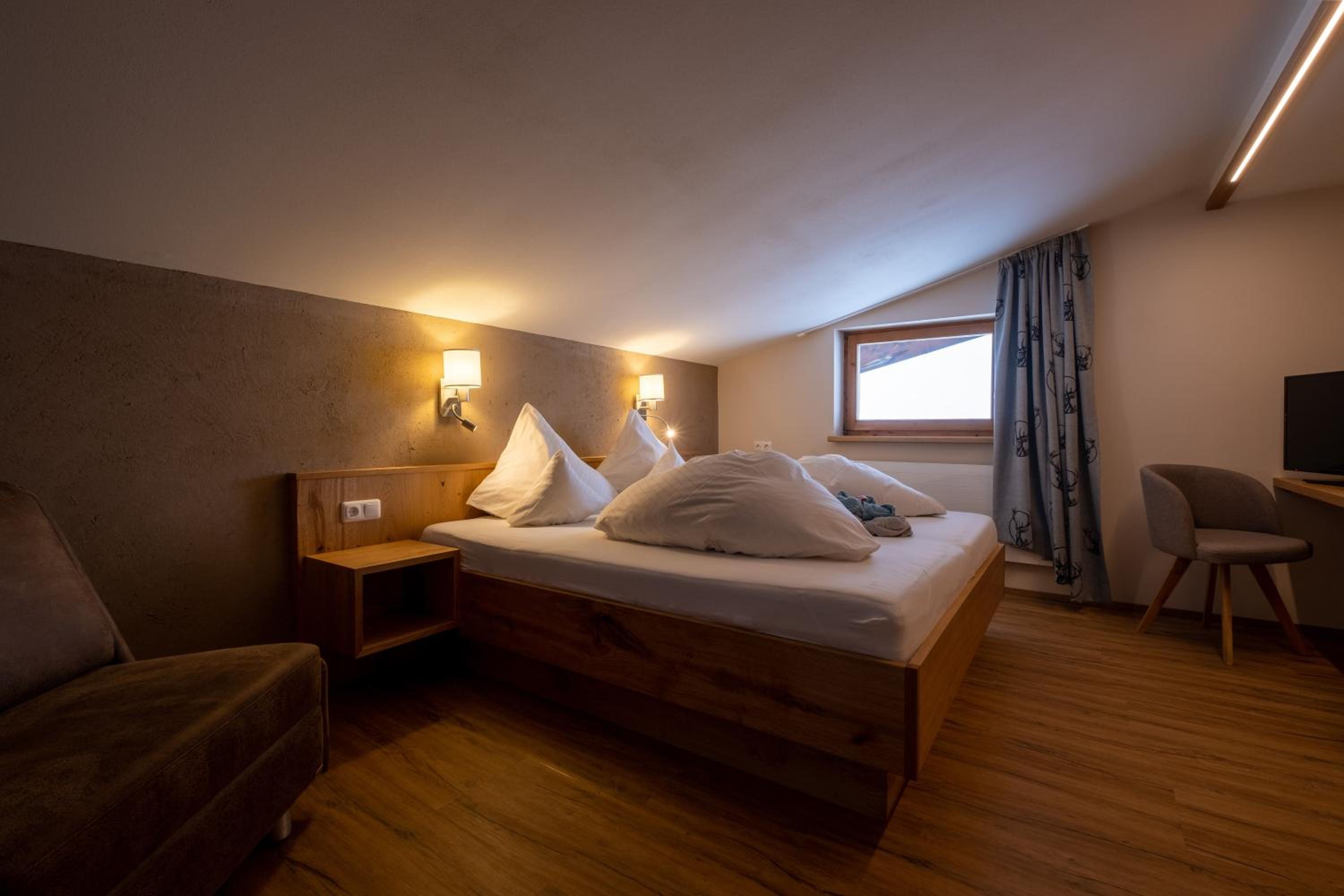 Budget Double Room photo 3
