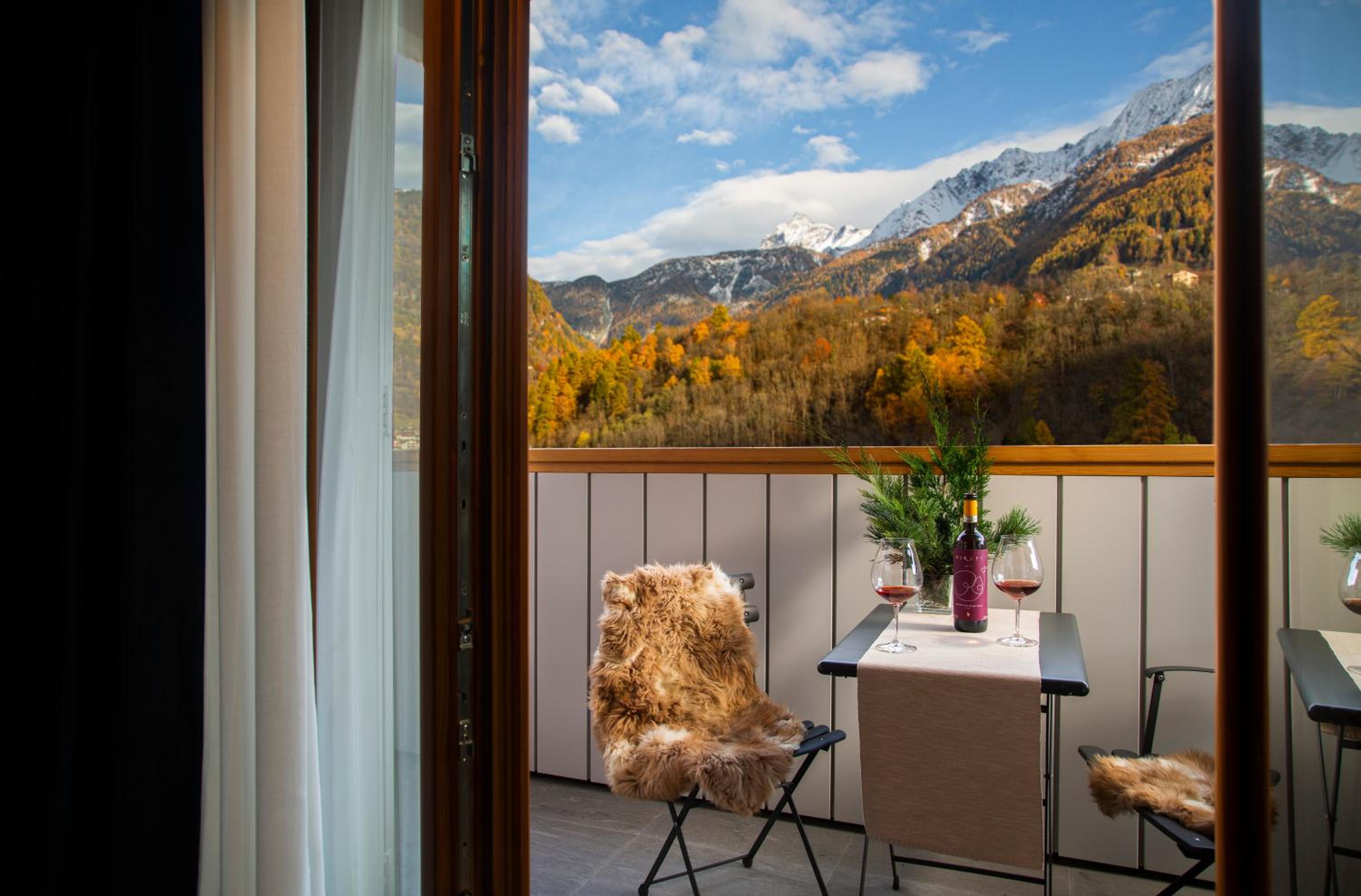 Superior Double or Twin Room with Mountain View - Photo 3