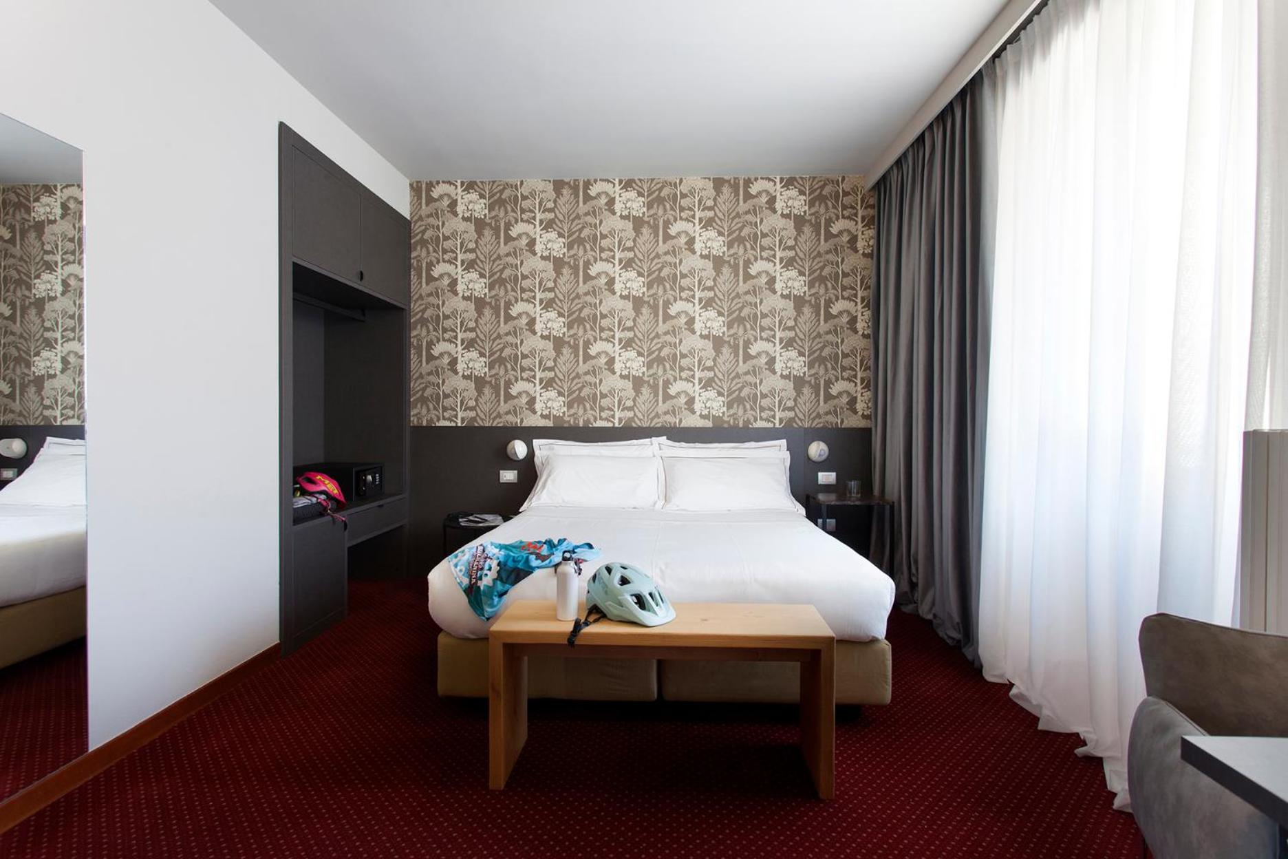 Standard Double or Twin Room - Photo 7