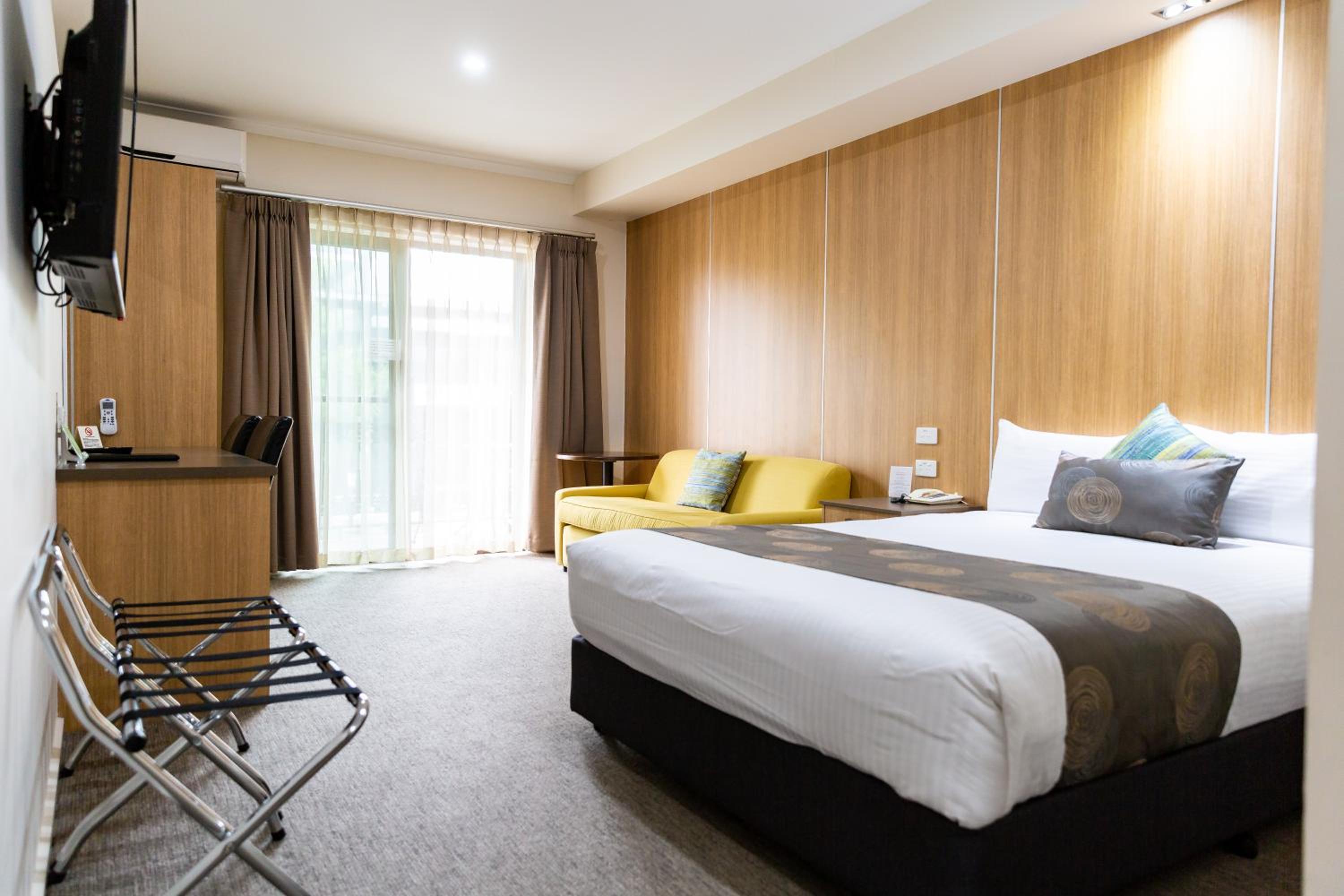 Queen Room photo 1