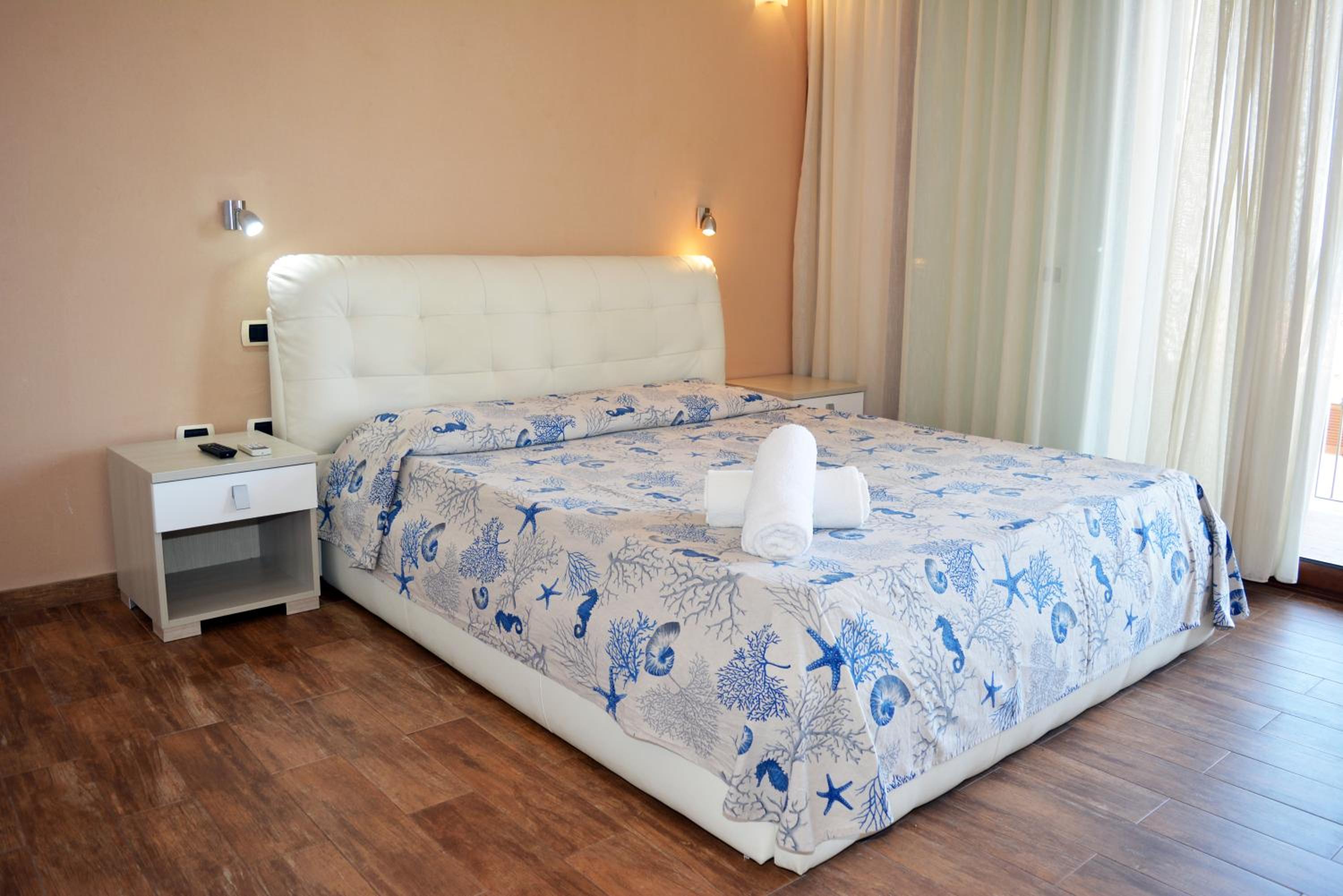 Double Room with Sea View photo 1