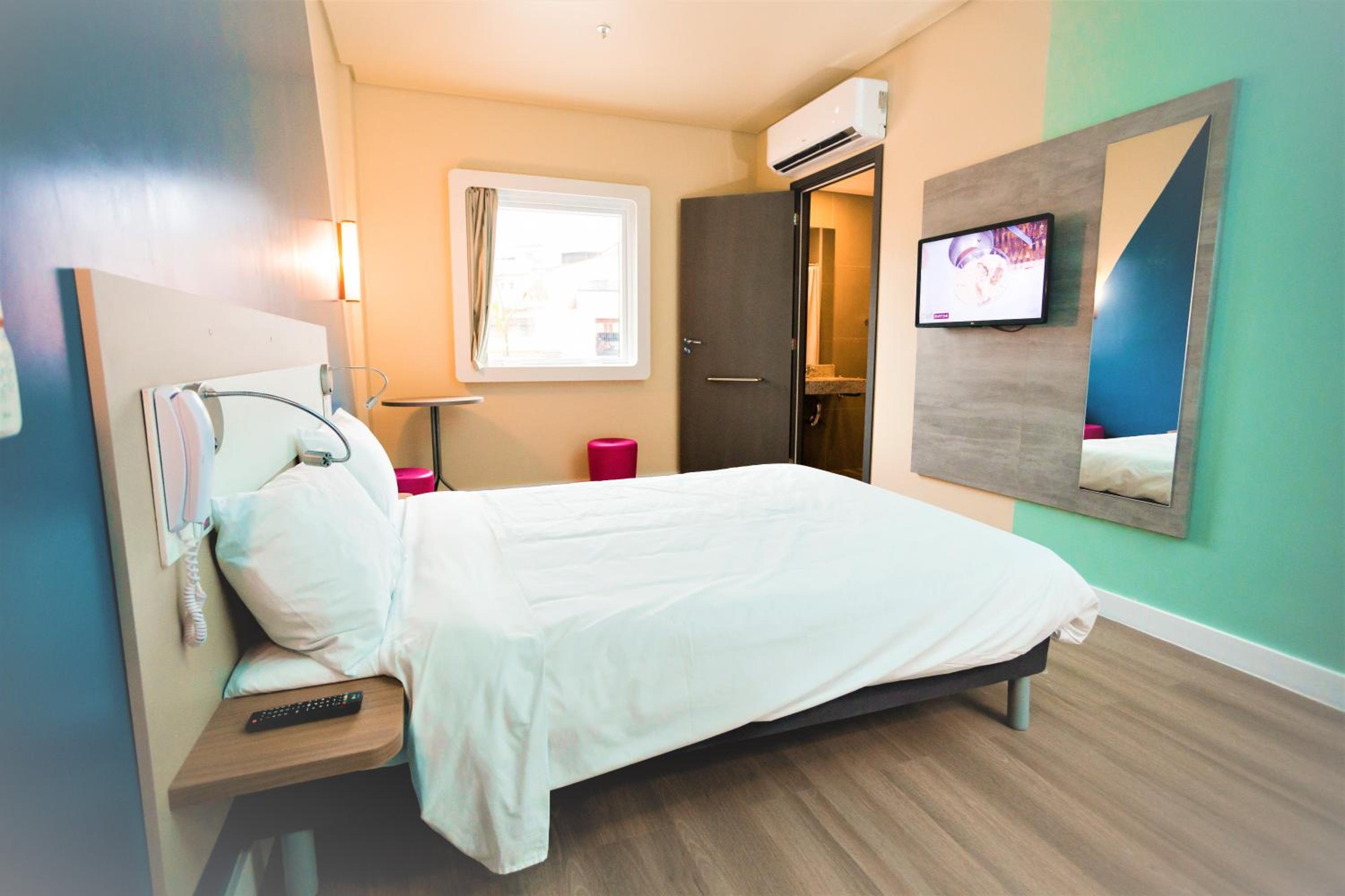 Standard Double Room - Disability Access - Photo 1