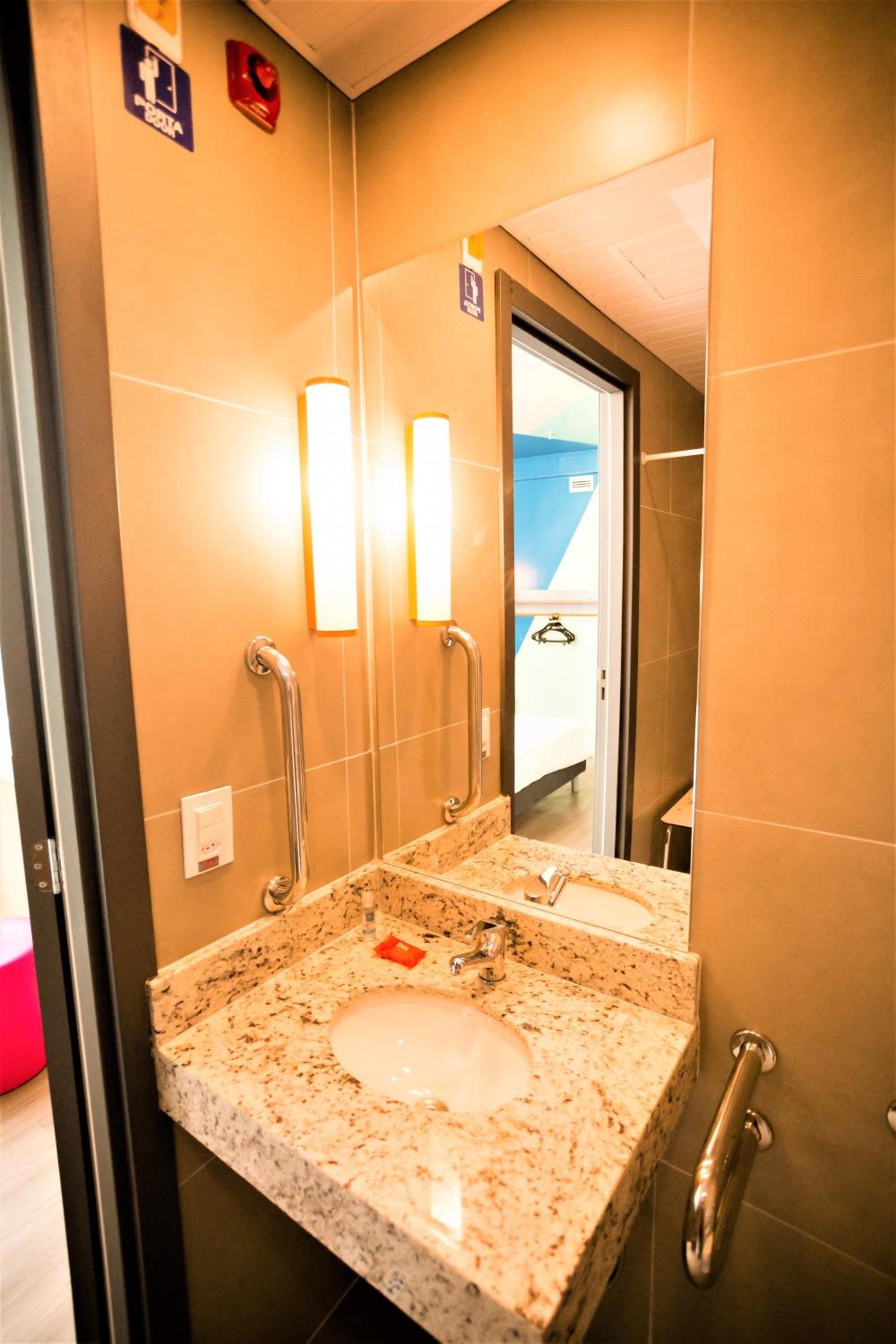 Standard Double Room - Disability Access - Photo 12