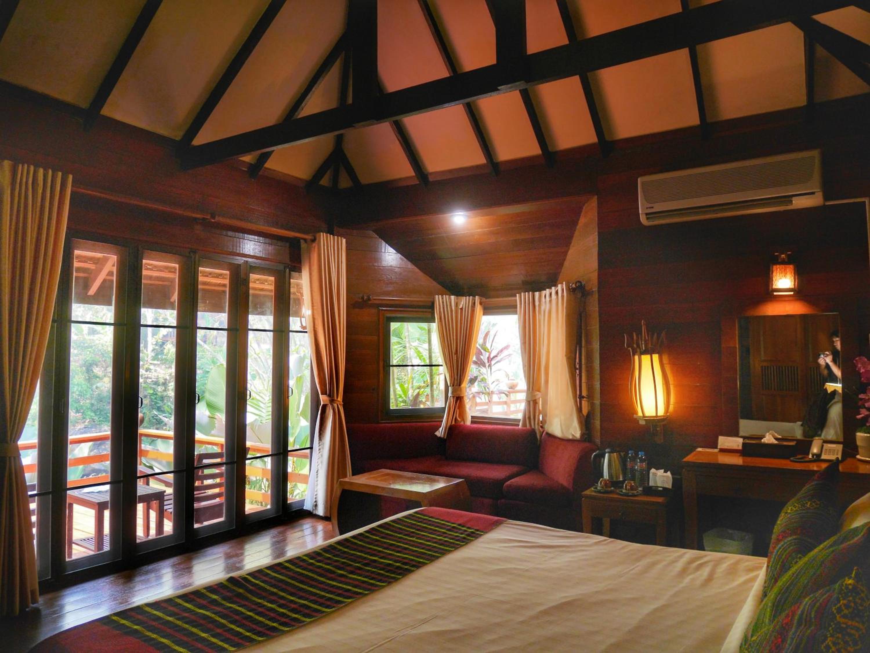 Twin Lanna Cottage