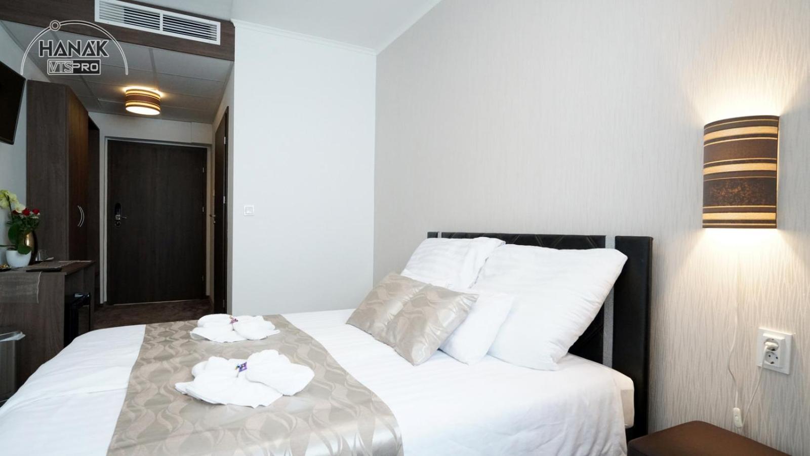 Double Room - Disability Access photo 2