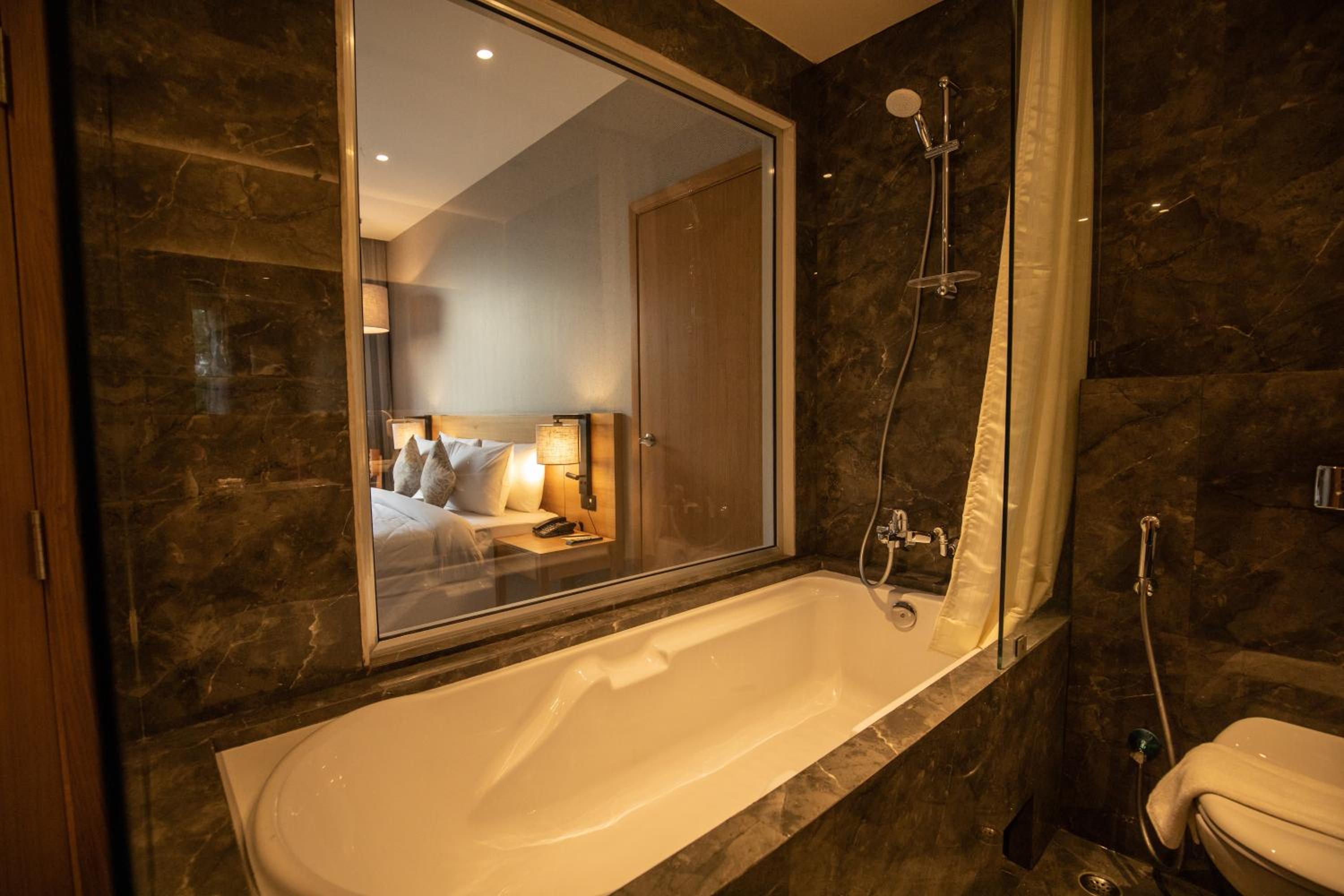 Suite with 15% off on laundry and mini bar & 20% off on spa services - Photo 4