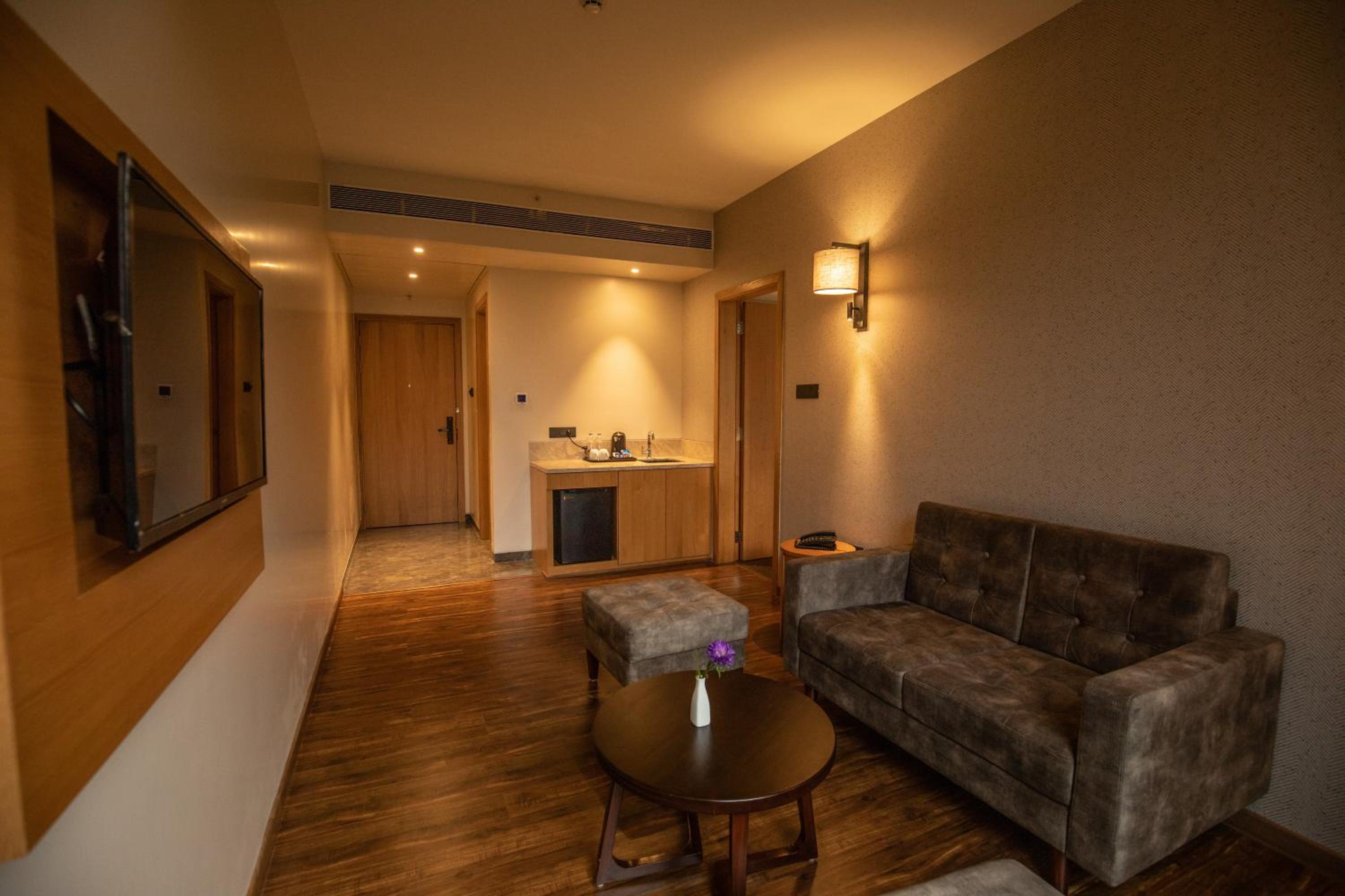 Suite with 15% off on laundry and mini bar & 20% off on spa services - Photo 3