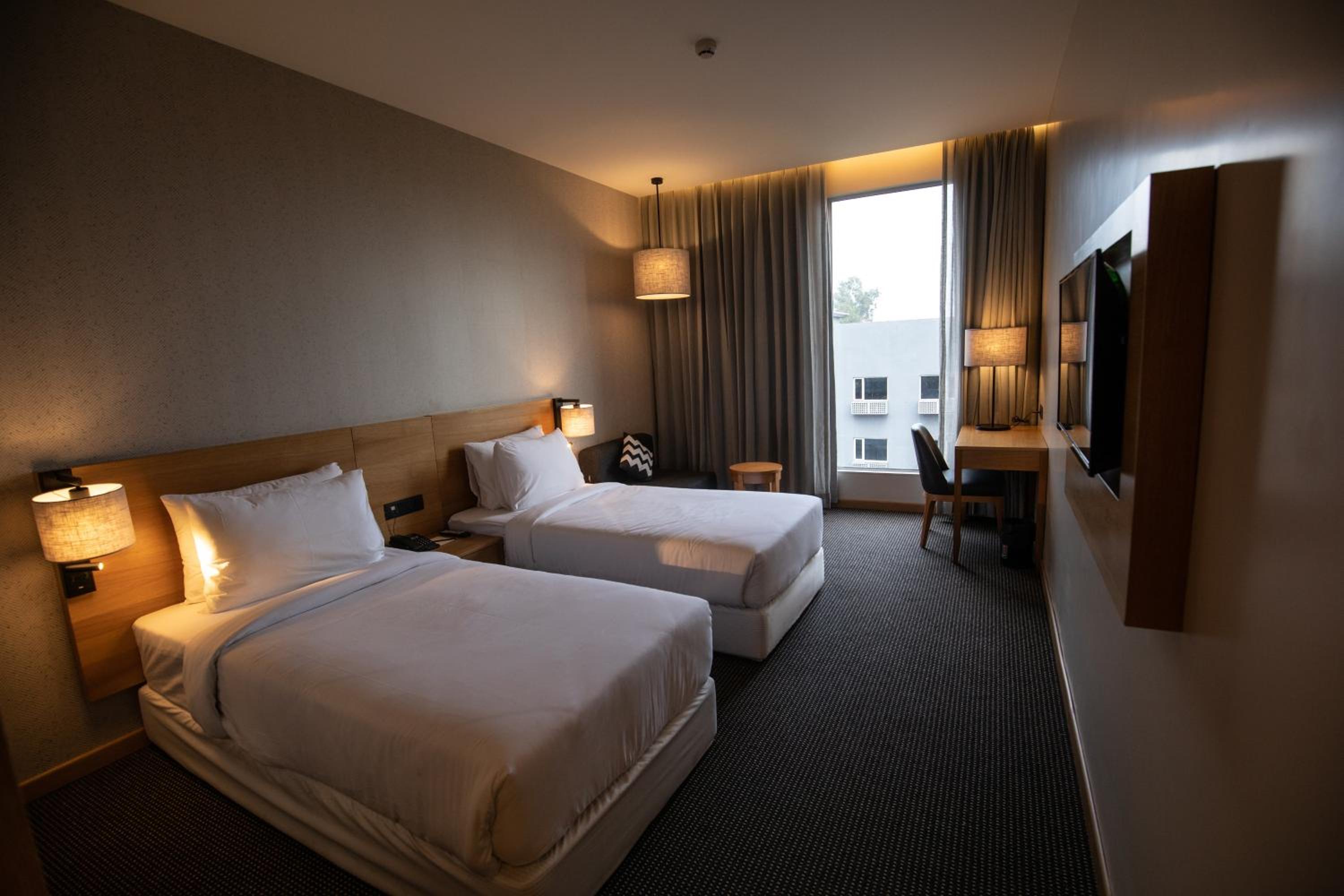 Superior Queen Room with 15% off on laundry and mini bar & 20% off on spa services - Photo 6