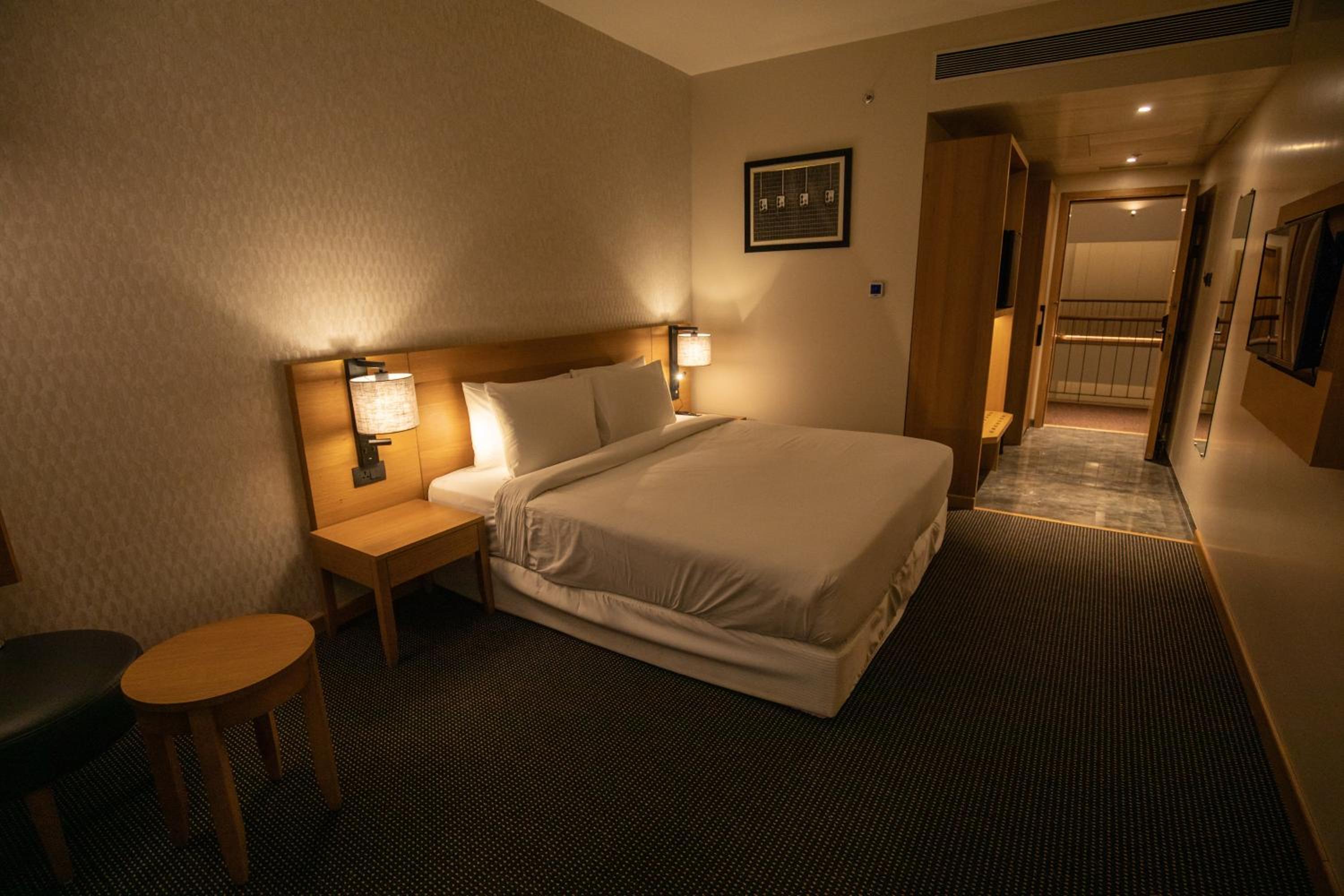 Deluxe Room with 15% off on laundry and mini bar & 20% off on spa services - Photo 4