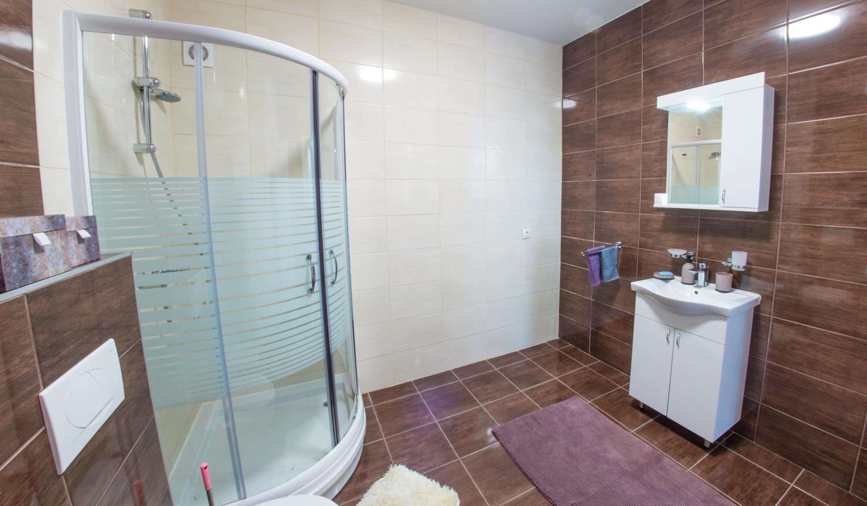 Two-Bedroom Apartment - Photo 4