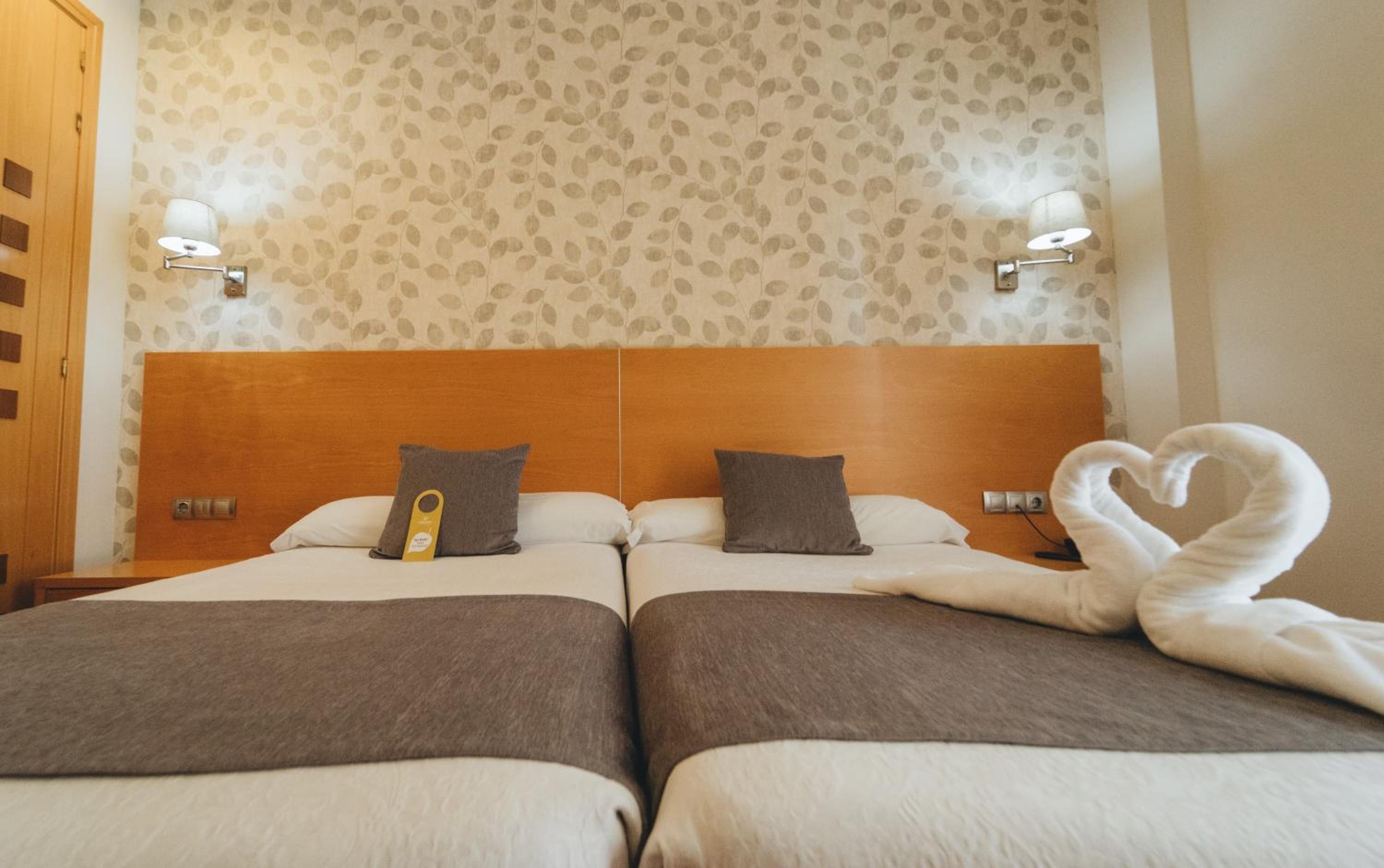 Twin Room - Photo 1