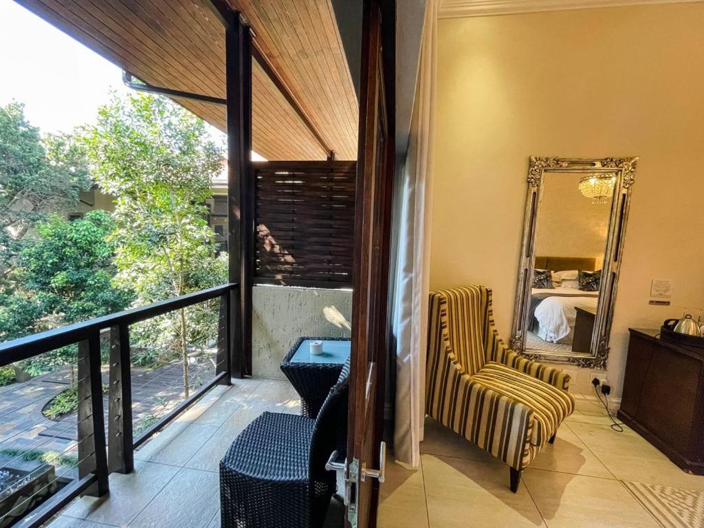 King Room with Garden View - Photo 7