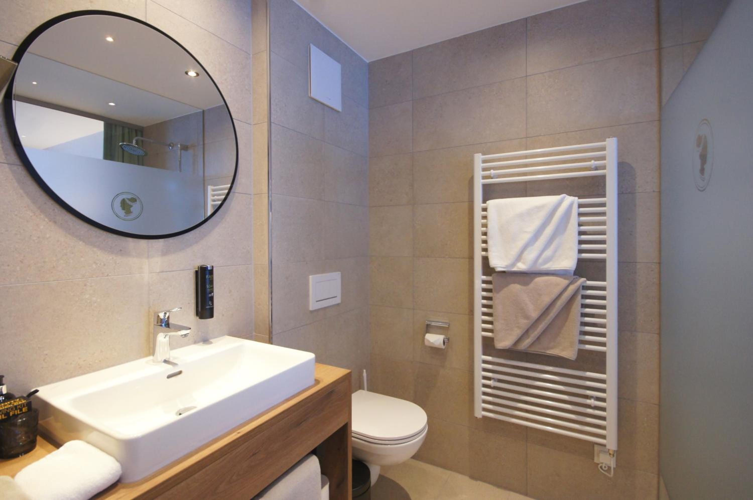 Deluxe Double Room with Shower photo 2