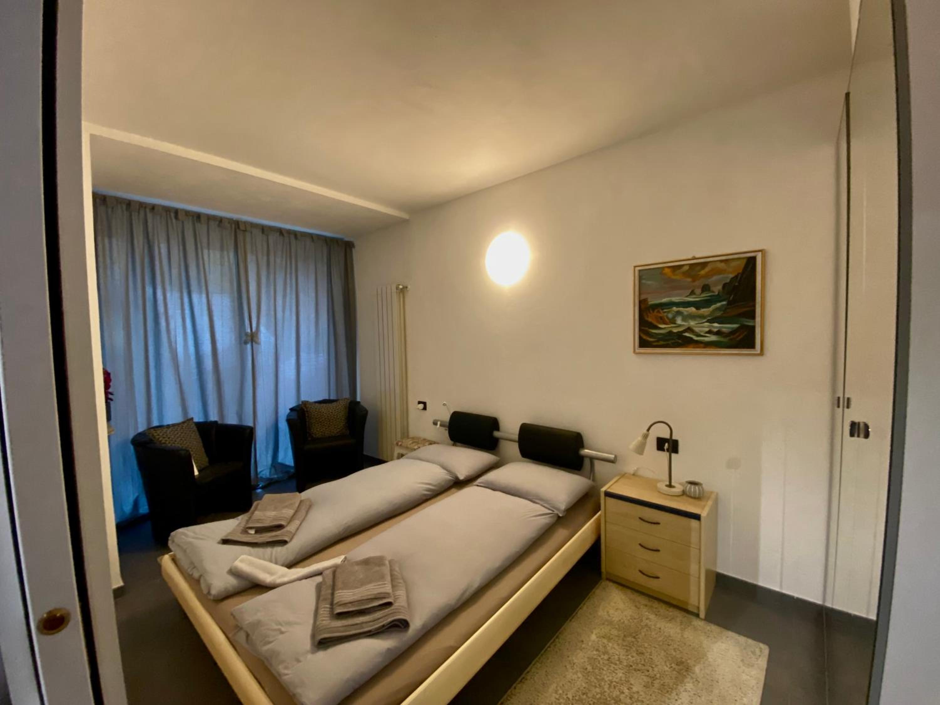 One-Bedroom Apartment photo 2