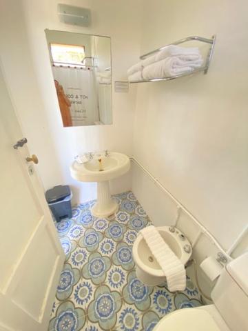 Double Room with Private External Bathroom photo 2