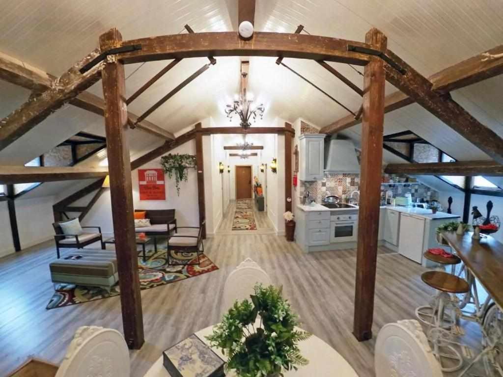 Standard King Room - Photo 1