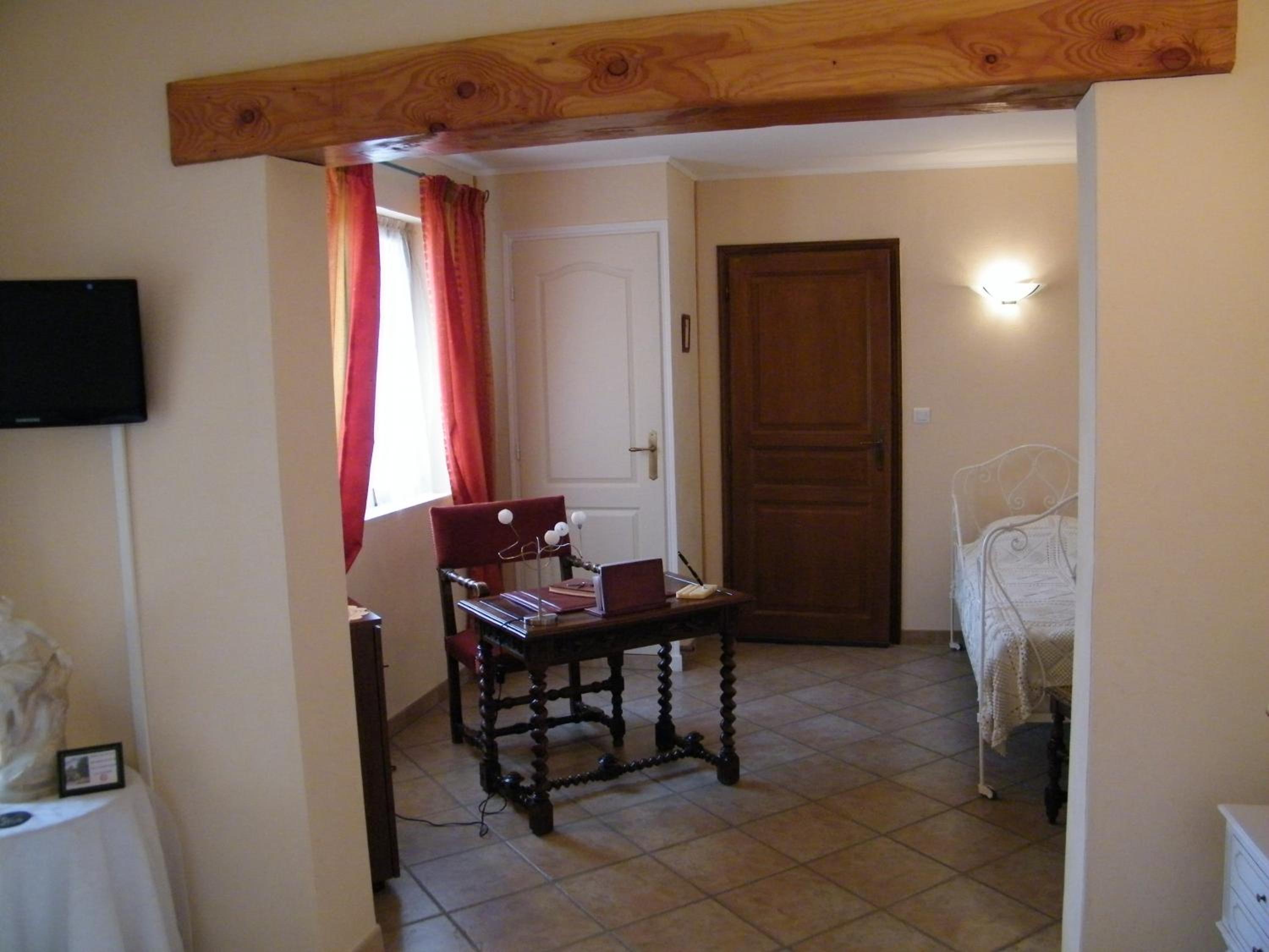 Double Room with Private External Bathroom photo 1