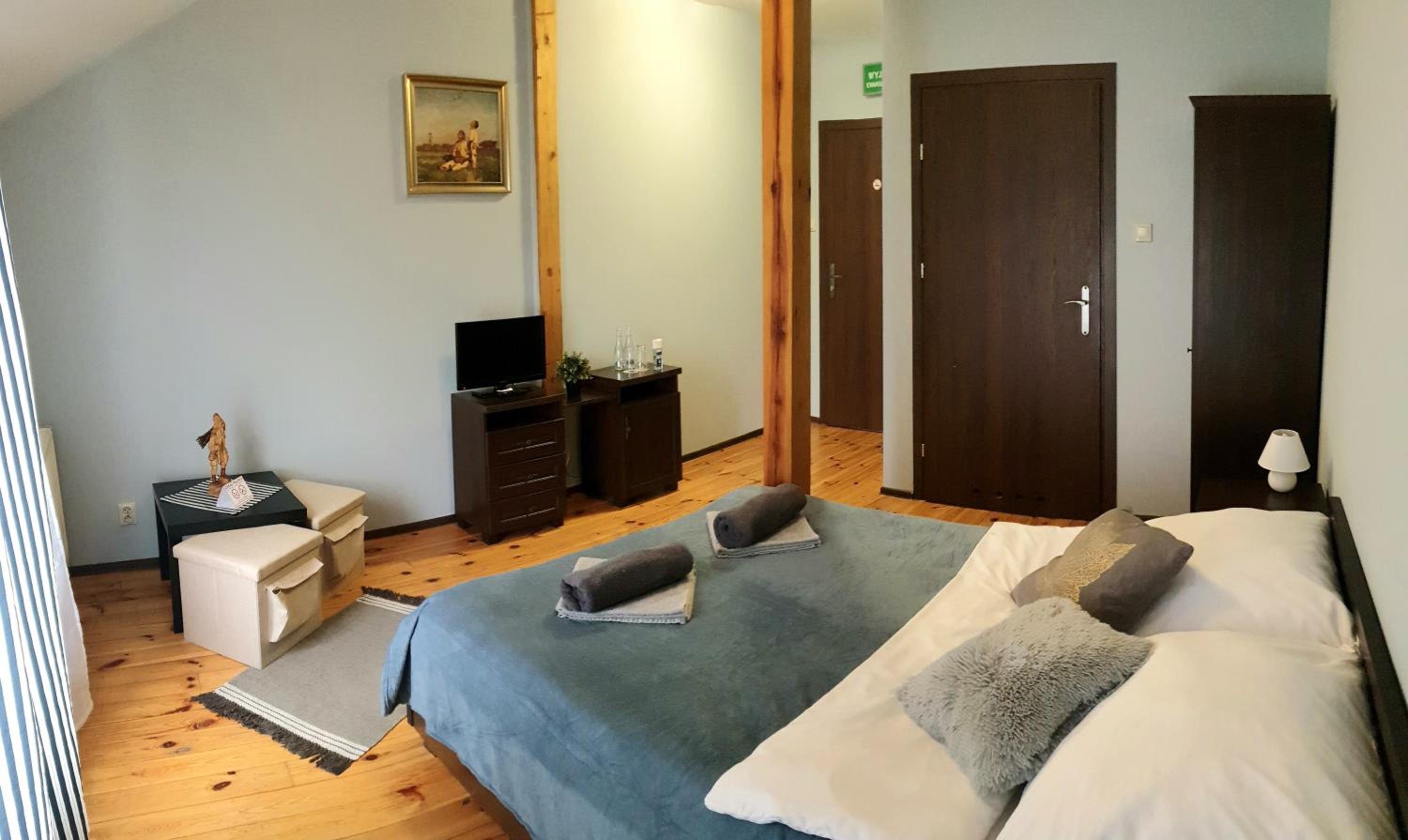 Large Double Room - Photo 6