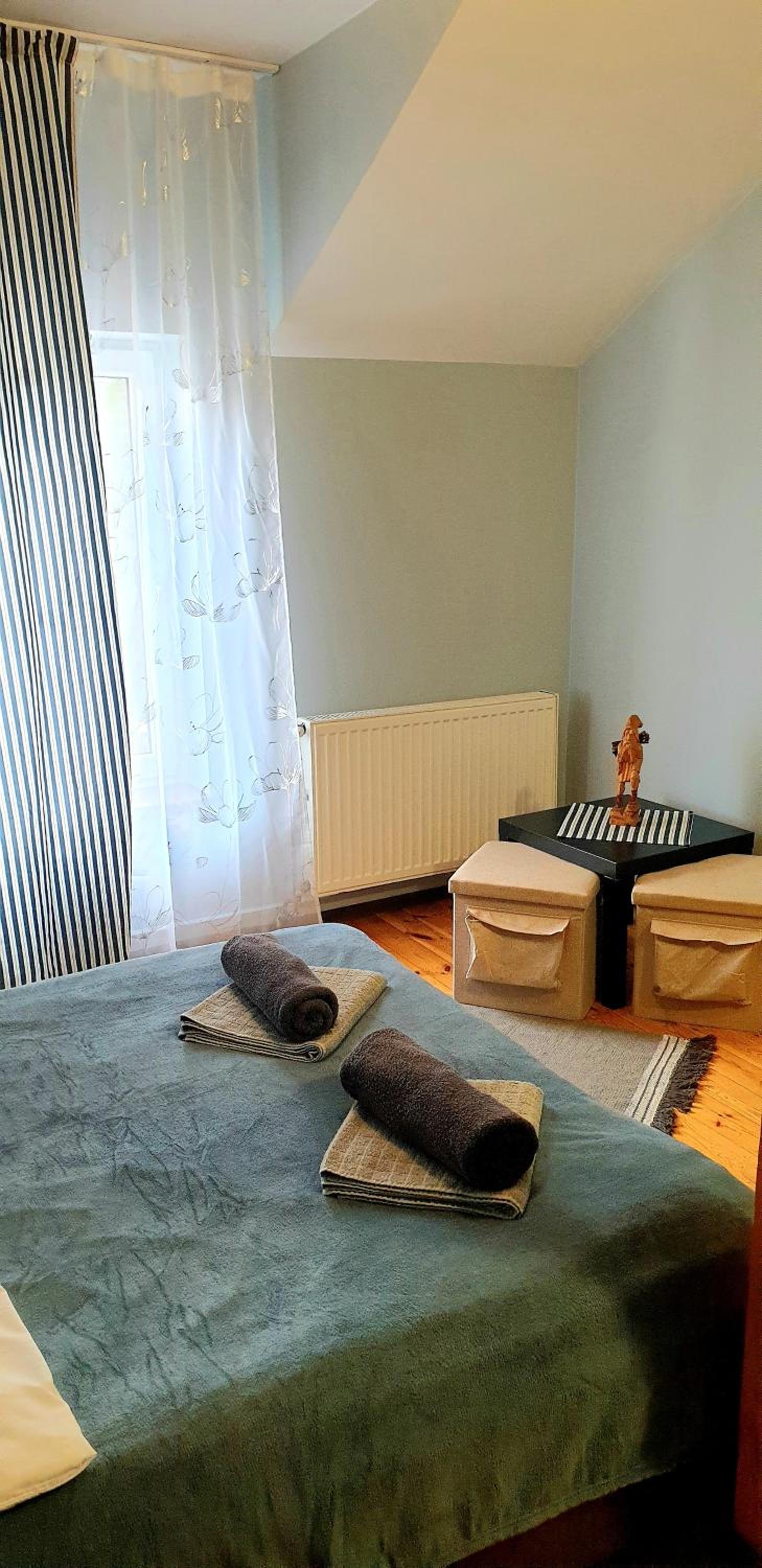 Large Double Room - Photo 5