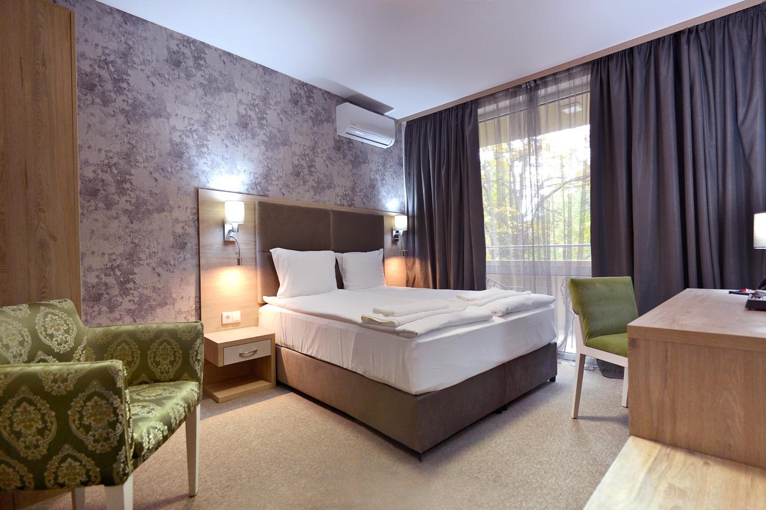King Room with Balcony photo 1