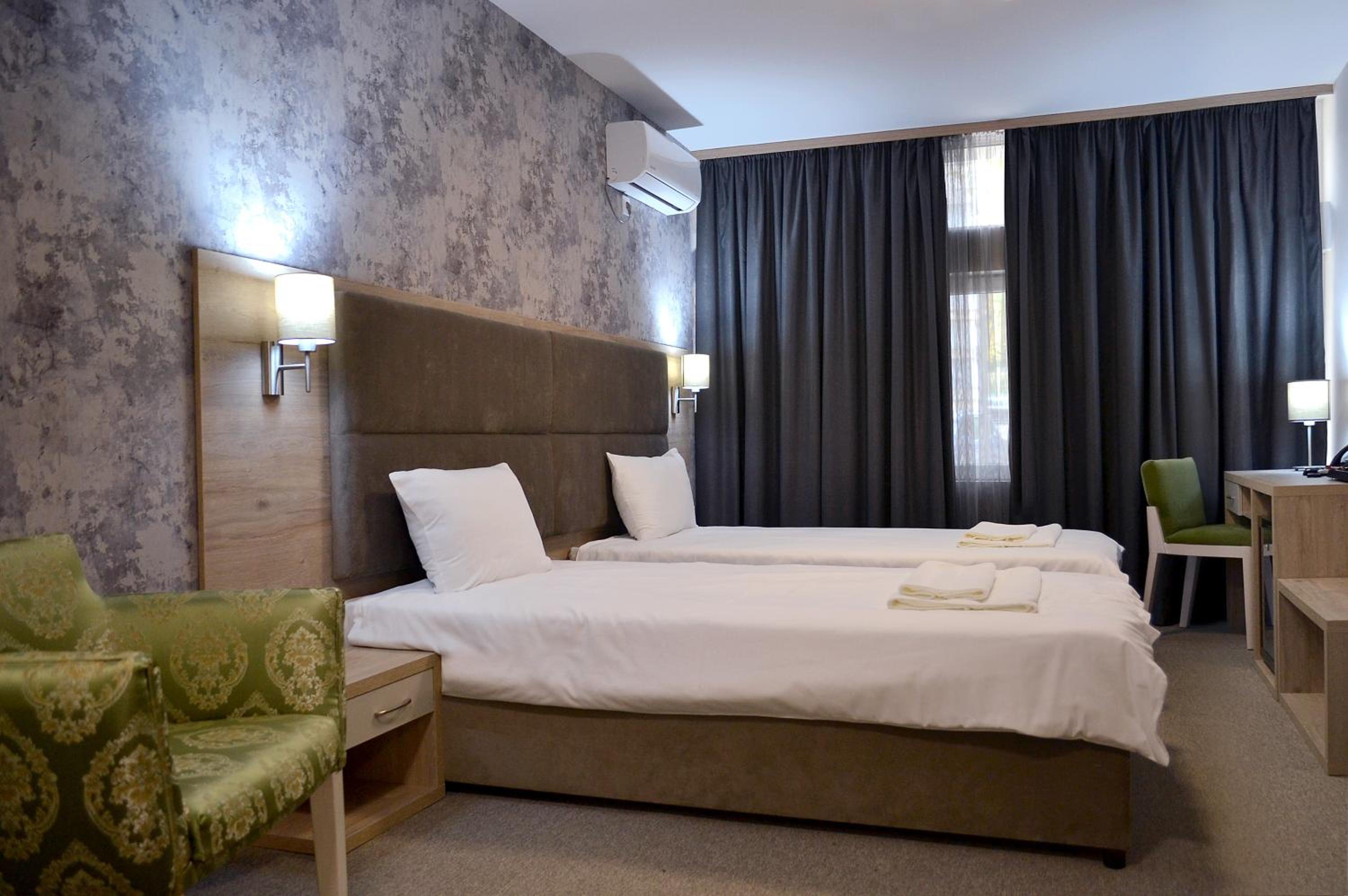 Superior Twin Room - Photo 1
