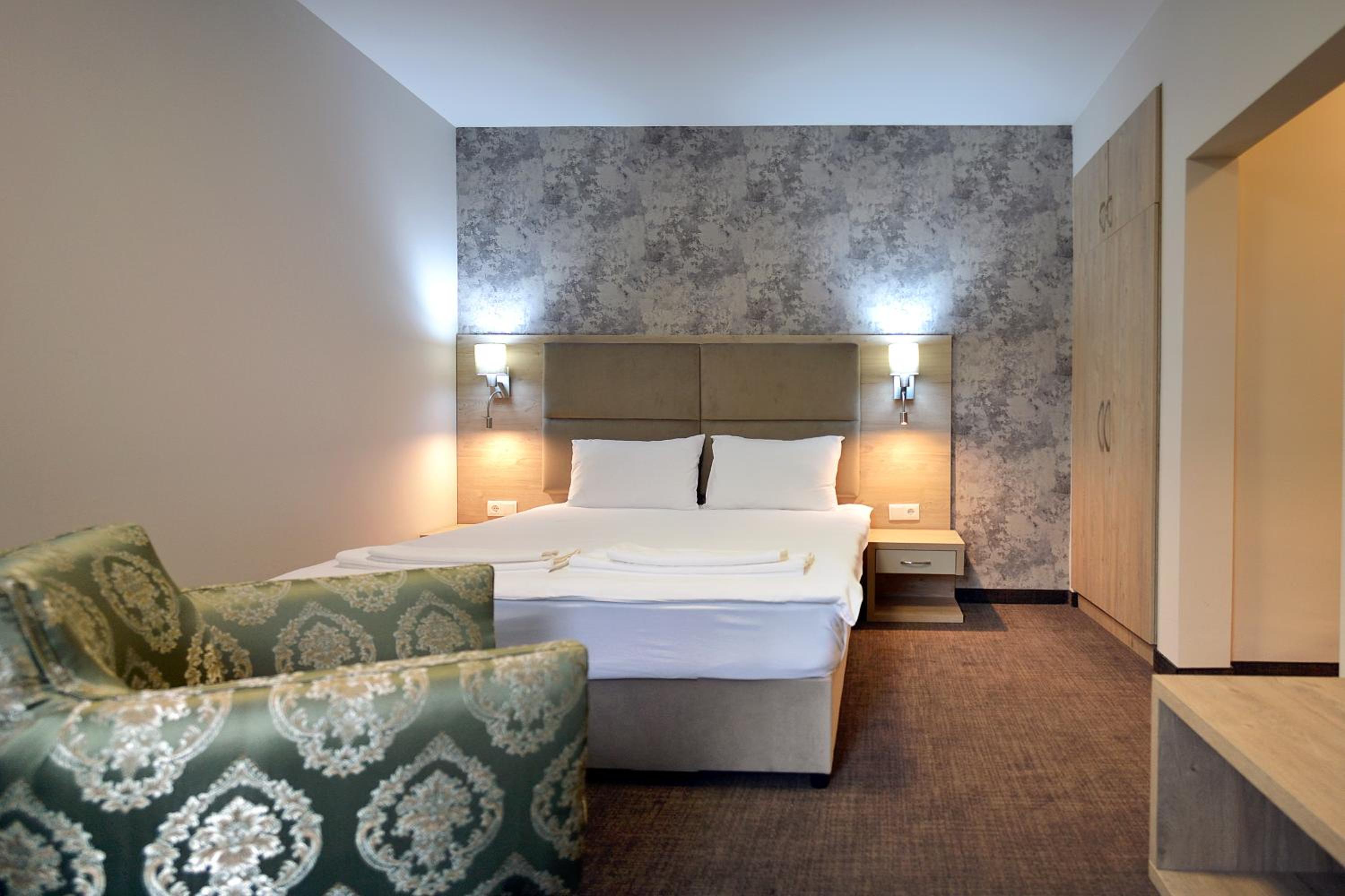 Superior King Room - Photo 1