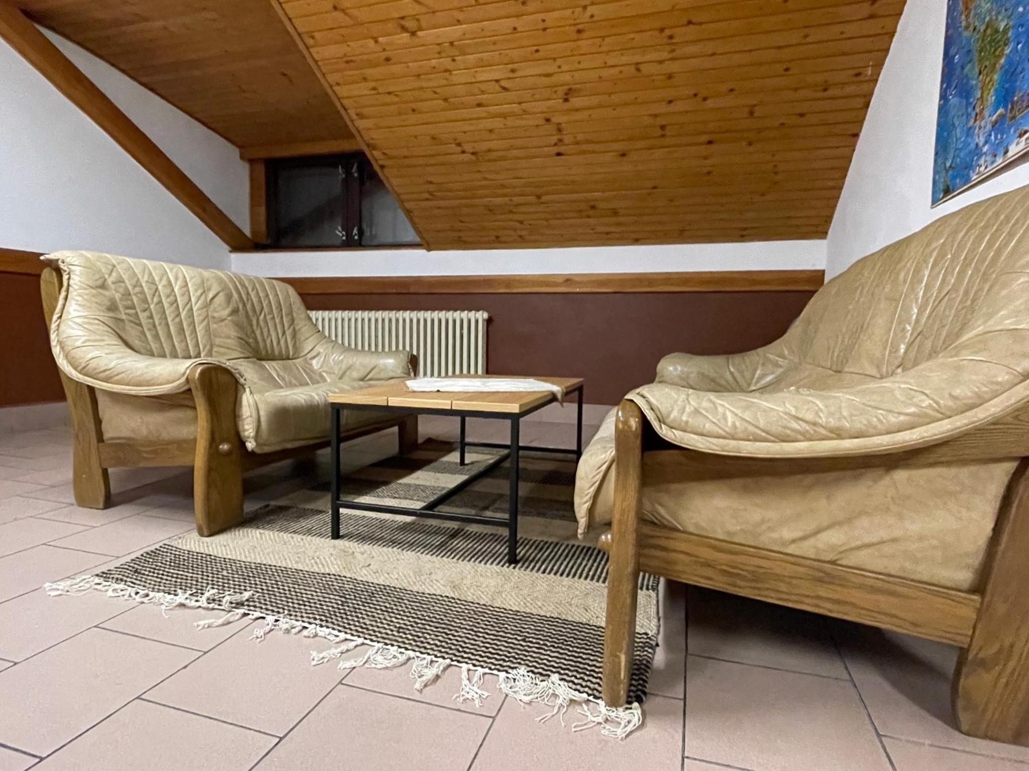 Double Room with Private Bathroom - Photo 29