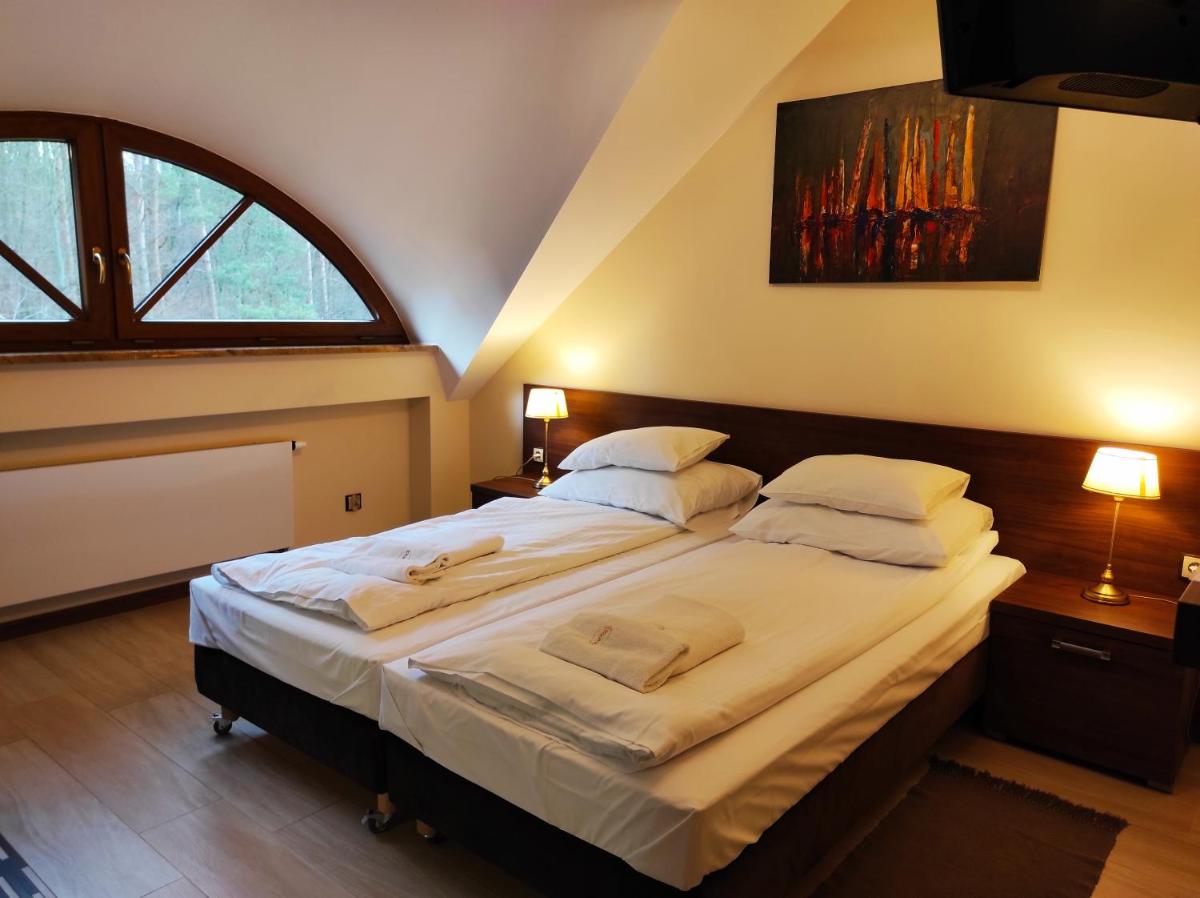 Double Room with Private Bathroom photo 2