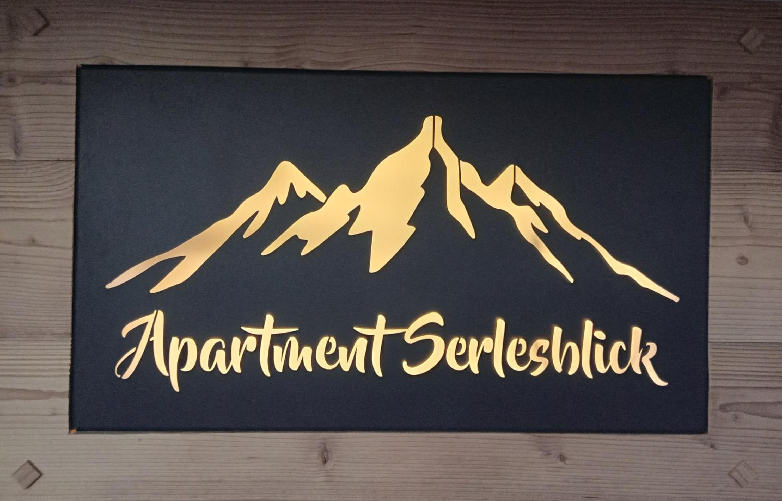 Apartment with Mountain View photo 3