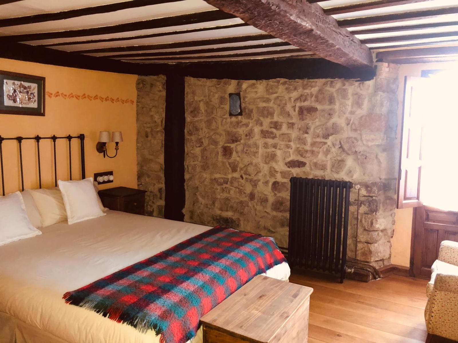 Deluxe Double Room with Balcony photo 2