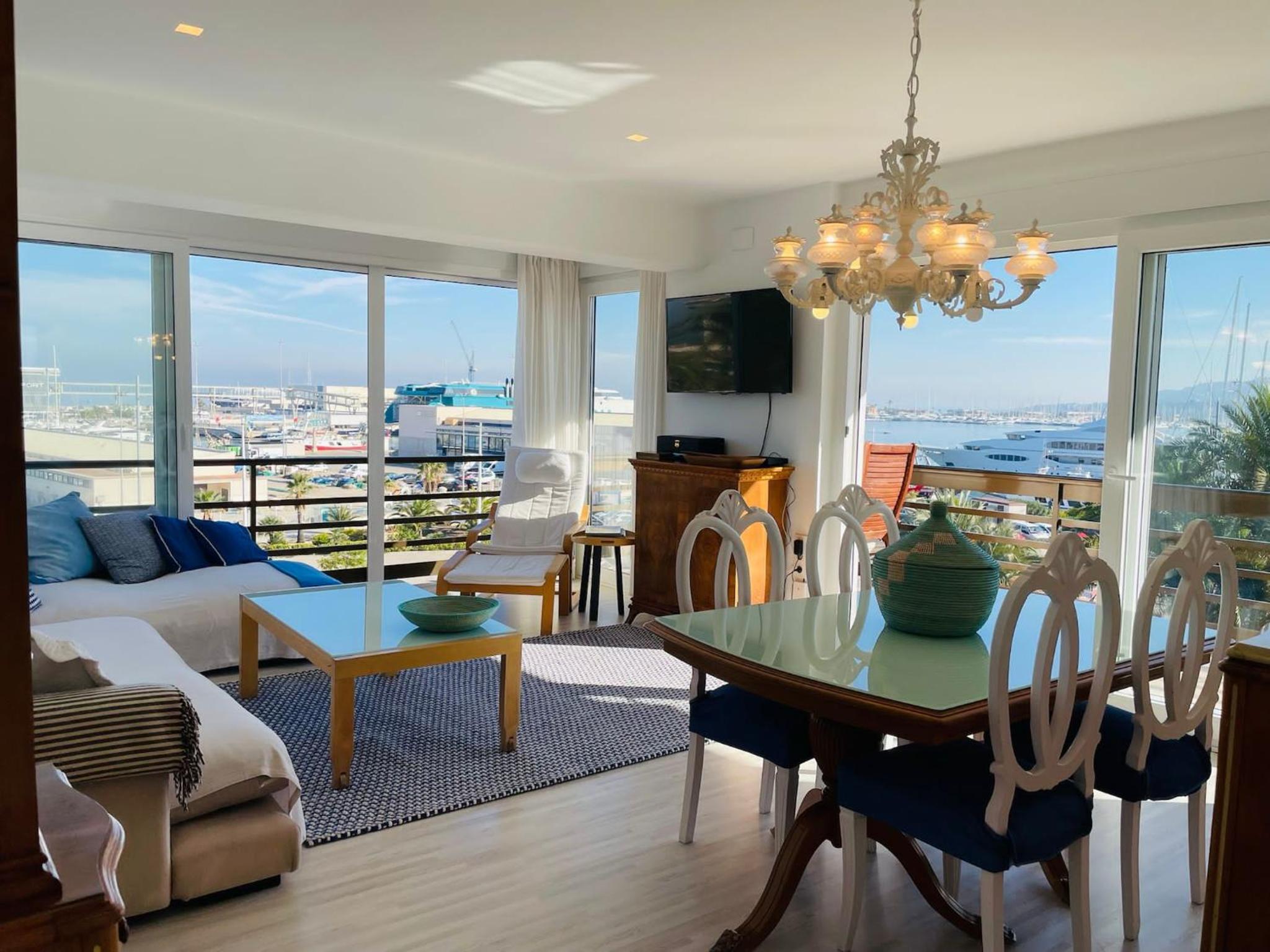 Apartamento con Balcón