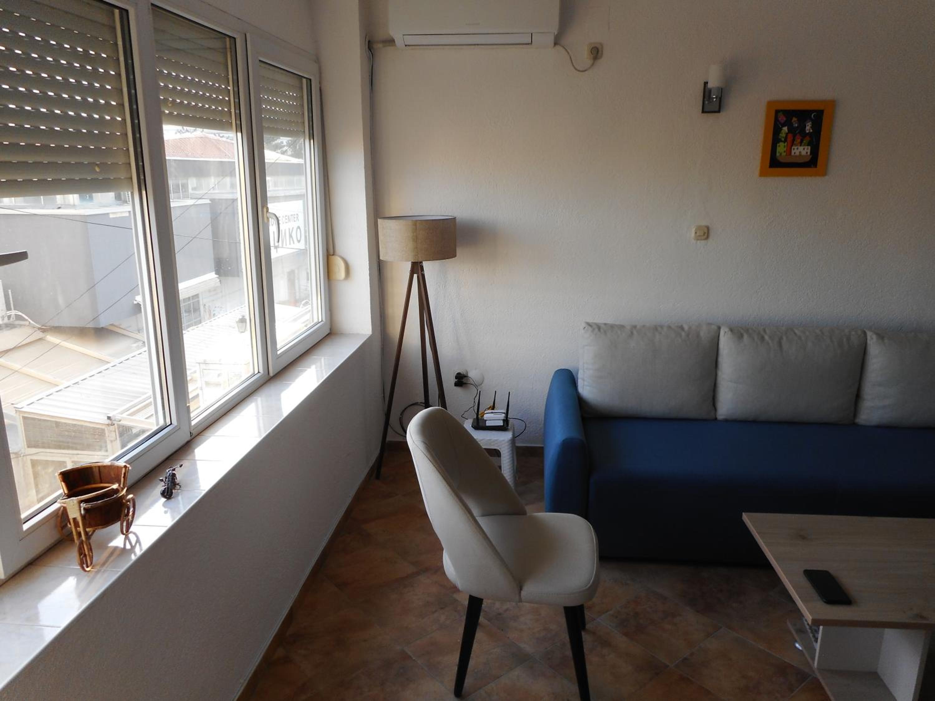 One-Bedroom Apartment photo 1