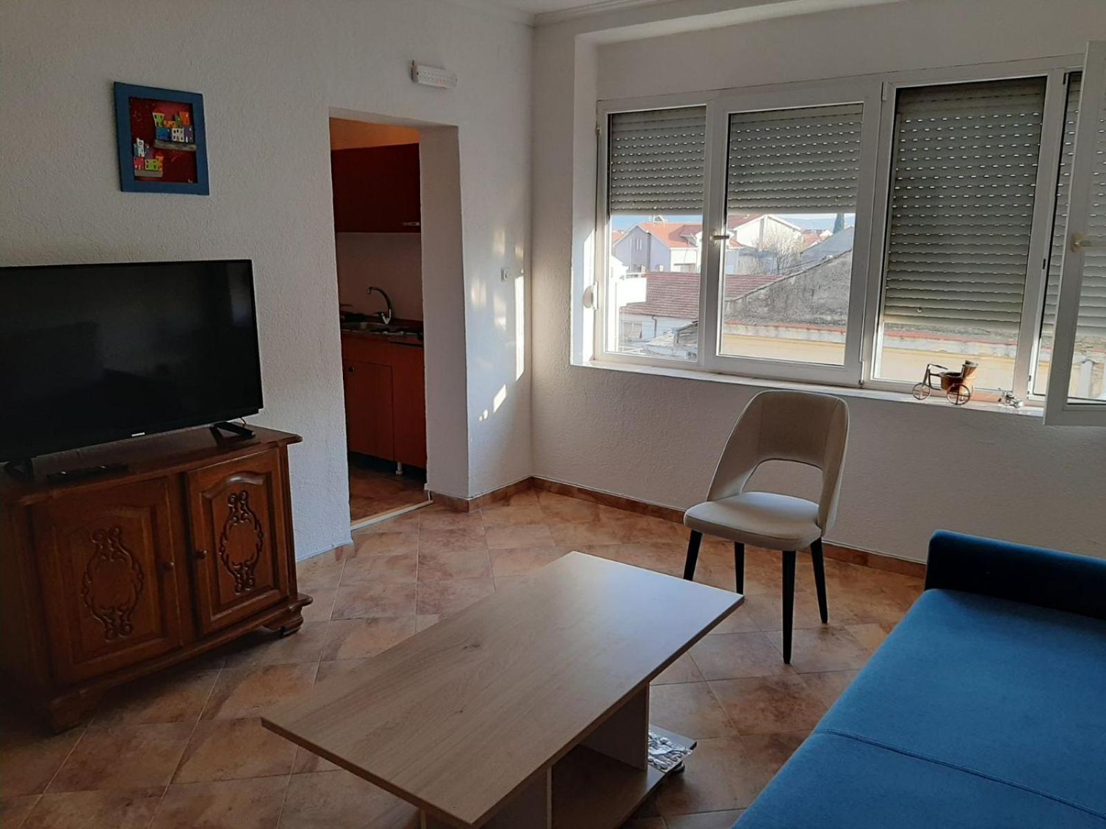 One-Bedroom Apartment photo 2
