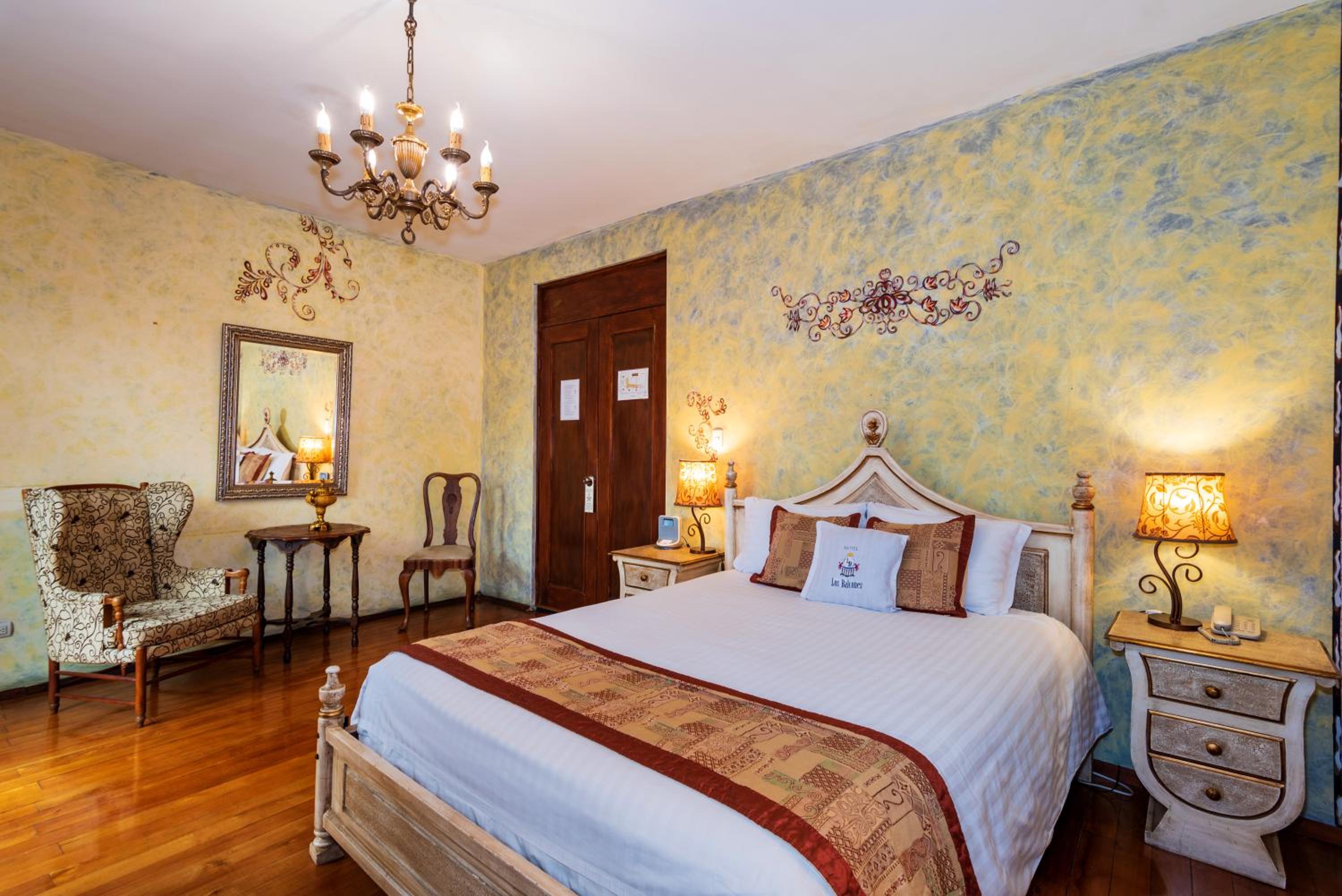 Double Room with Balcony - Photo 1