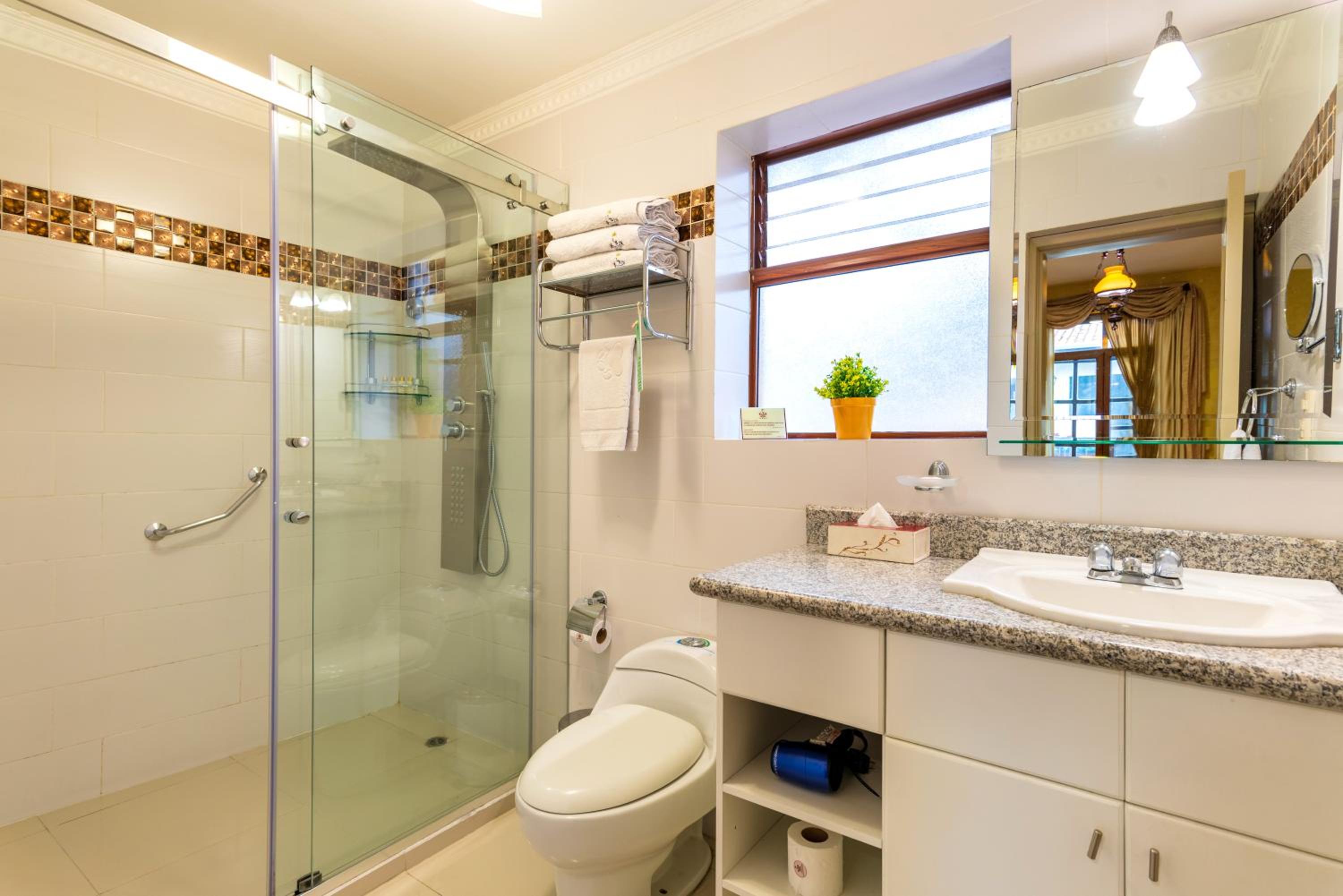 Triple Room with Balcony - Photo 4