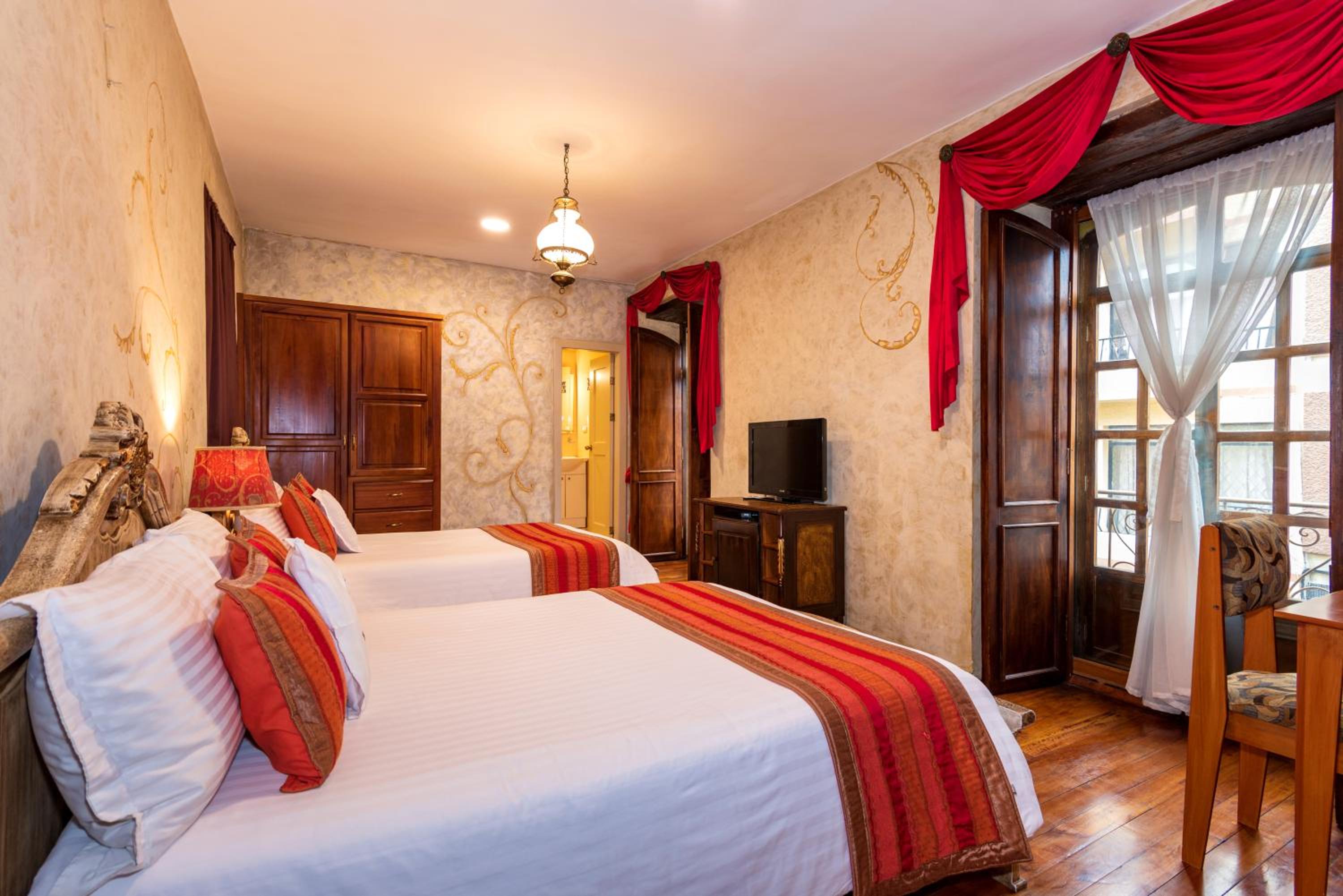 Twin Room with Balcony - Photo 1