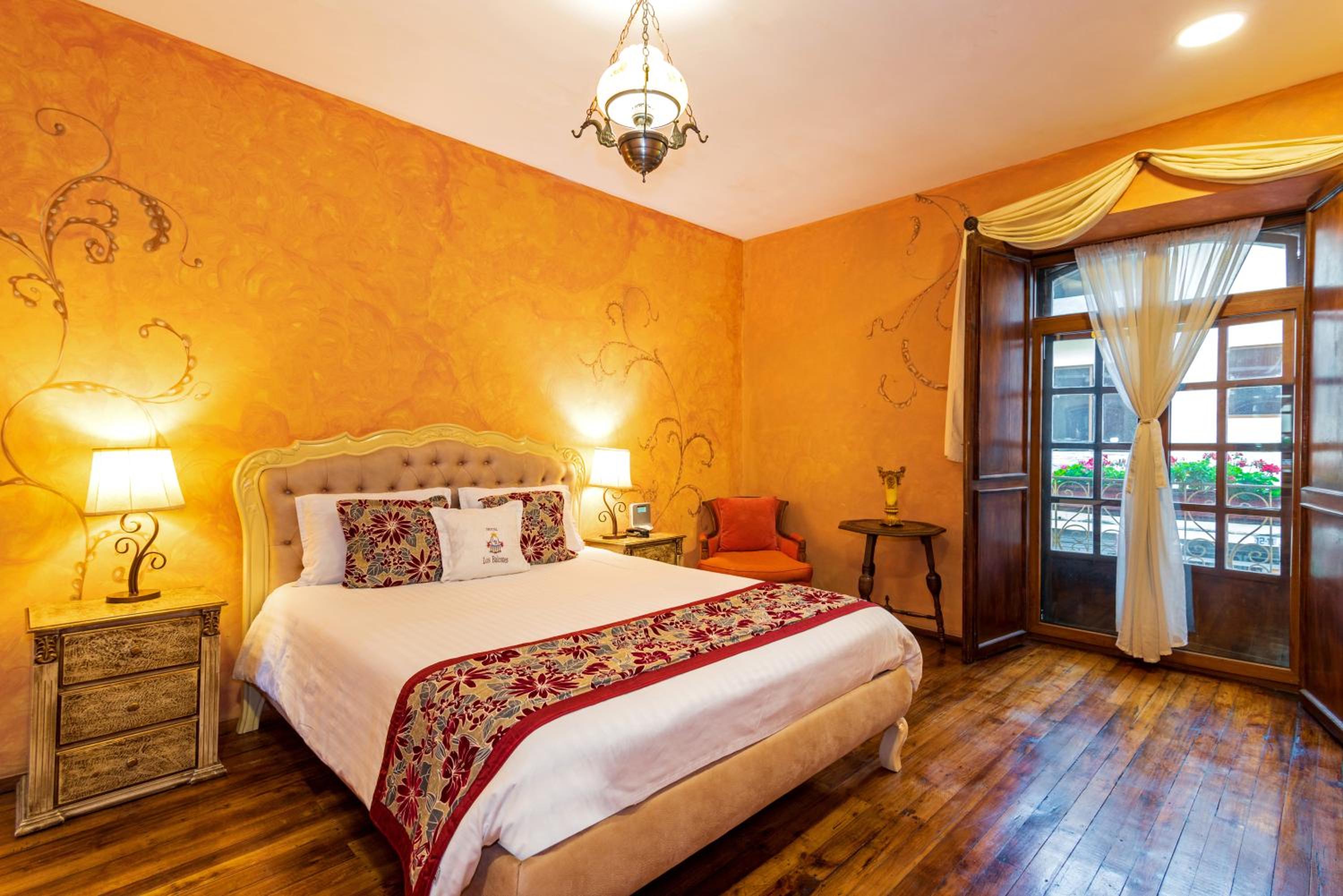 Double Room with Balcony - Photo 4