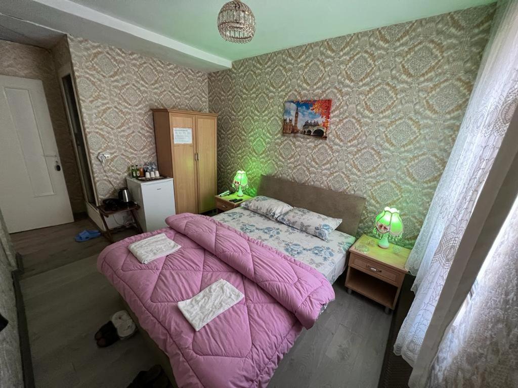 Deluxe Double Room with Shower - Photo 1