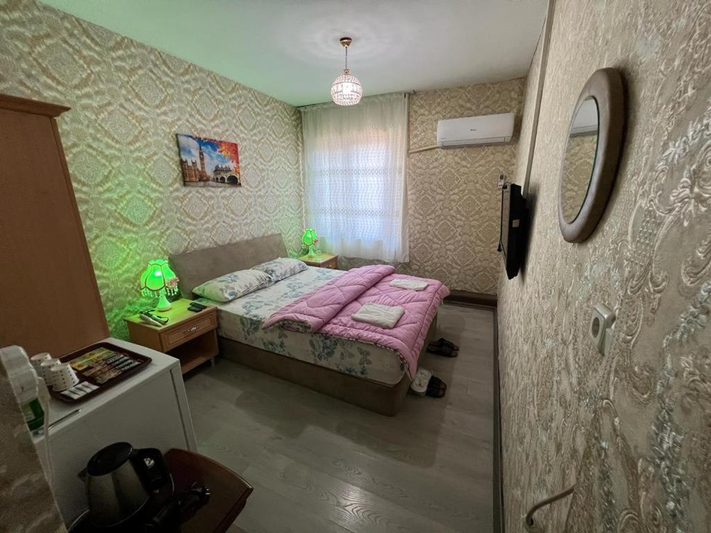 Deluxe Double Room with Shower - Photo 2