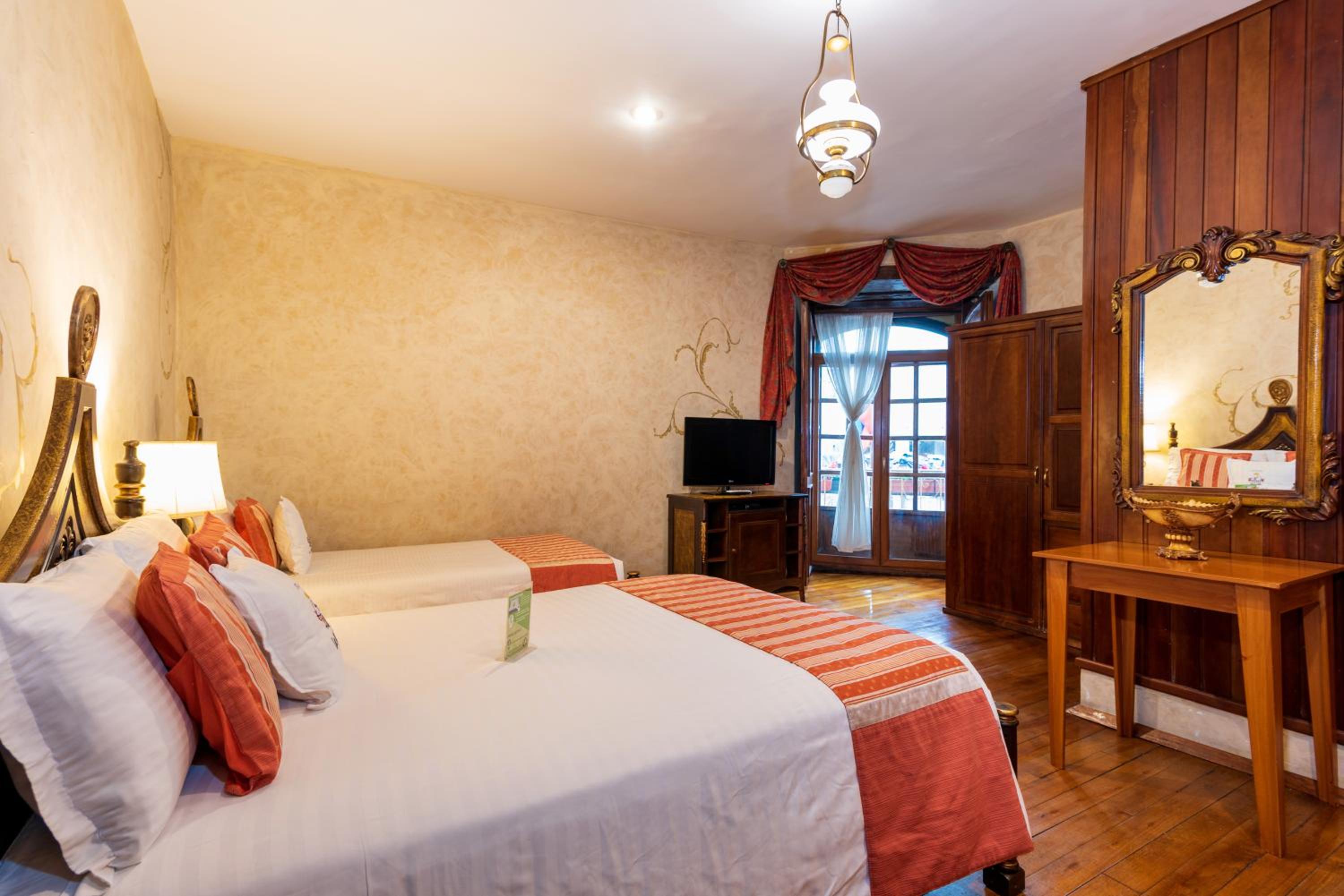 Triple Room with Balcony - Photo 3